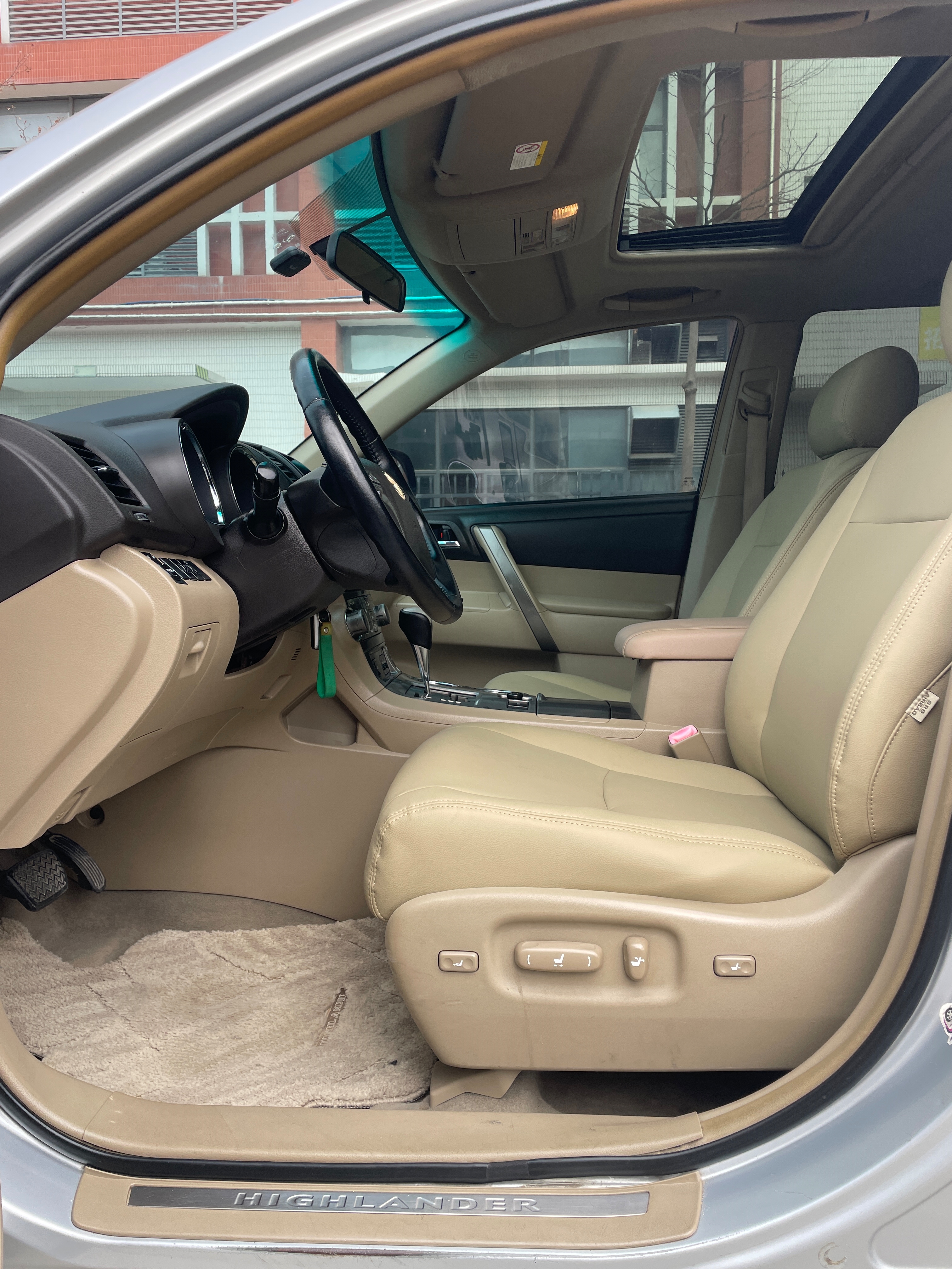 Toyota Highlander 2010 car image #6