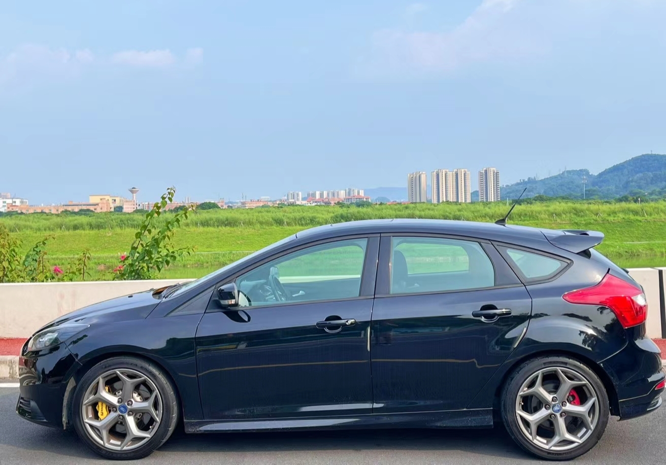 Ford Focus (Imported) 2014 صورة سيارة #6