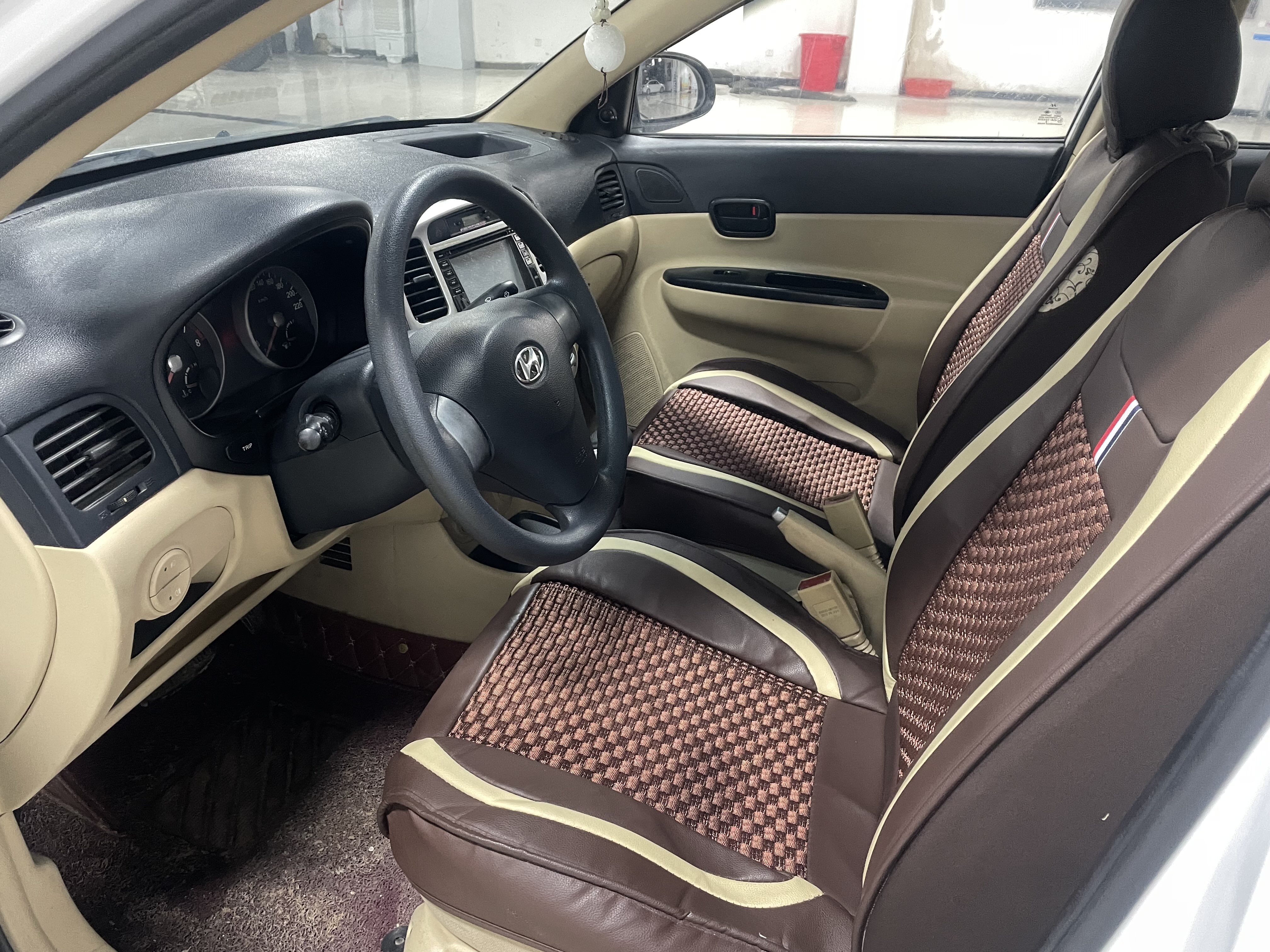 Hyundai Accent 2010 #6 Hyundai Accent 2010 car image #6