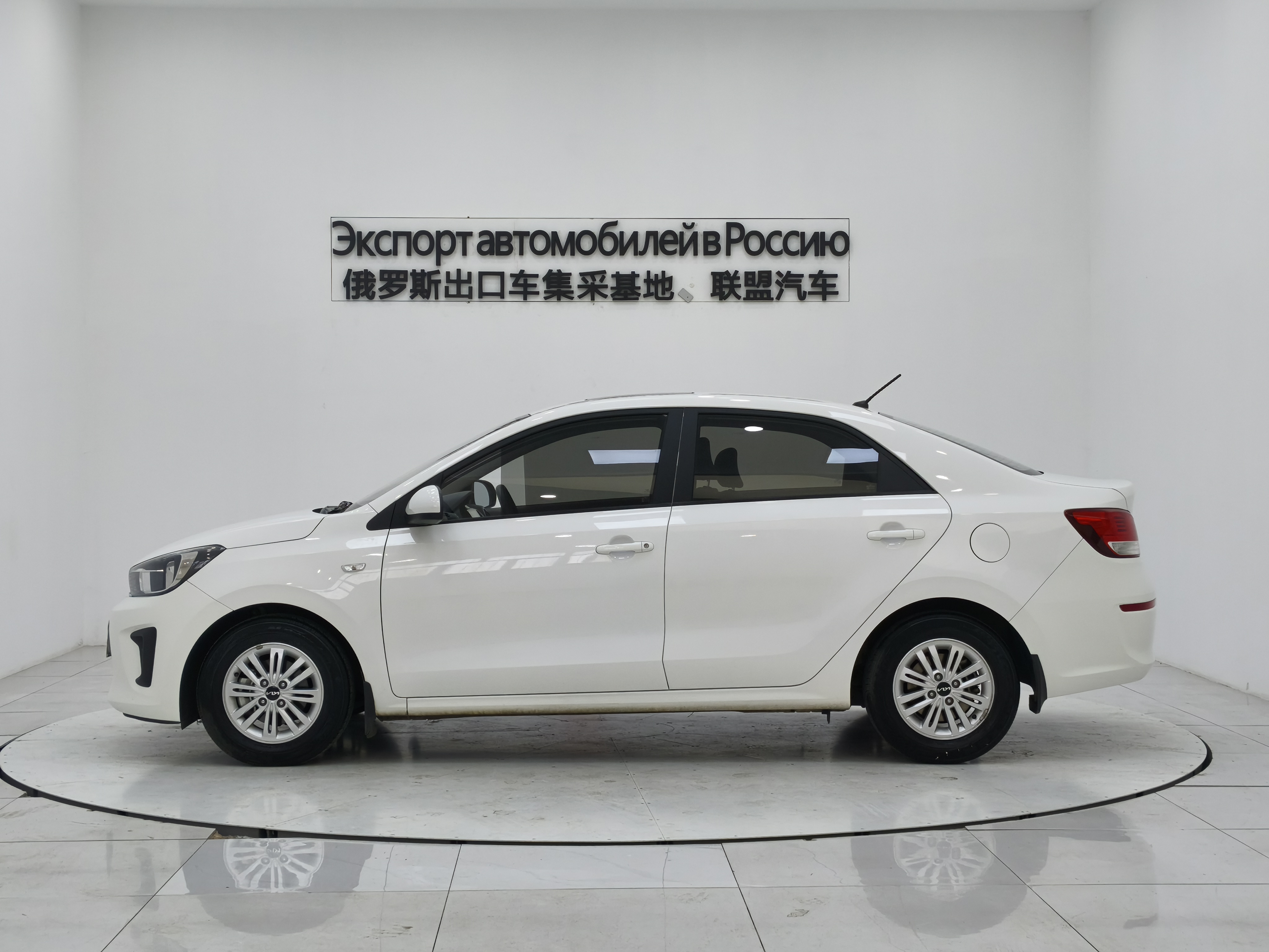 Kia Pegas 2021 image de voiture #6