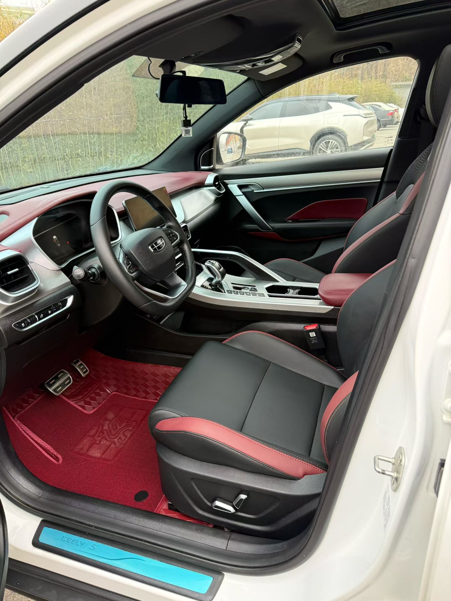 GEELY Coolray 2021 car image #6