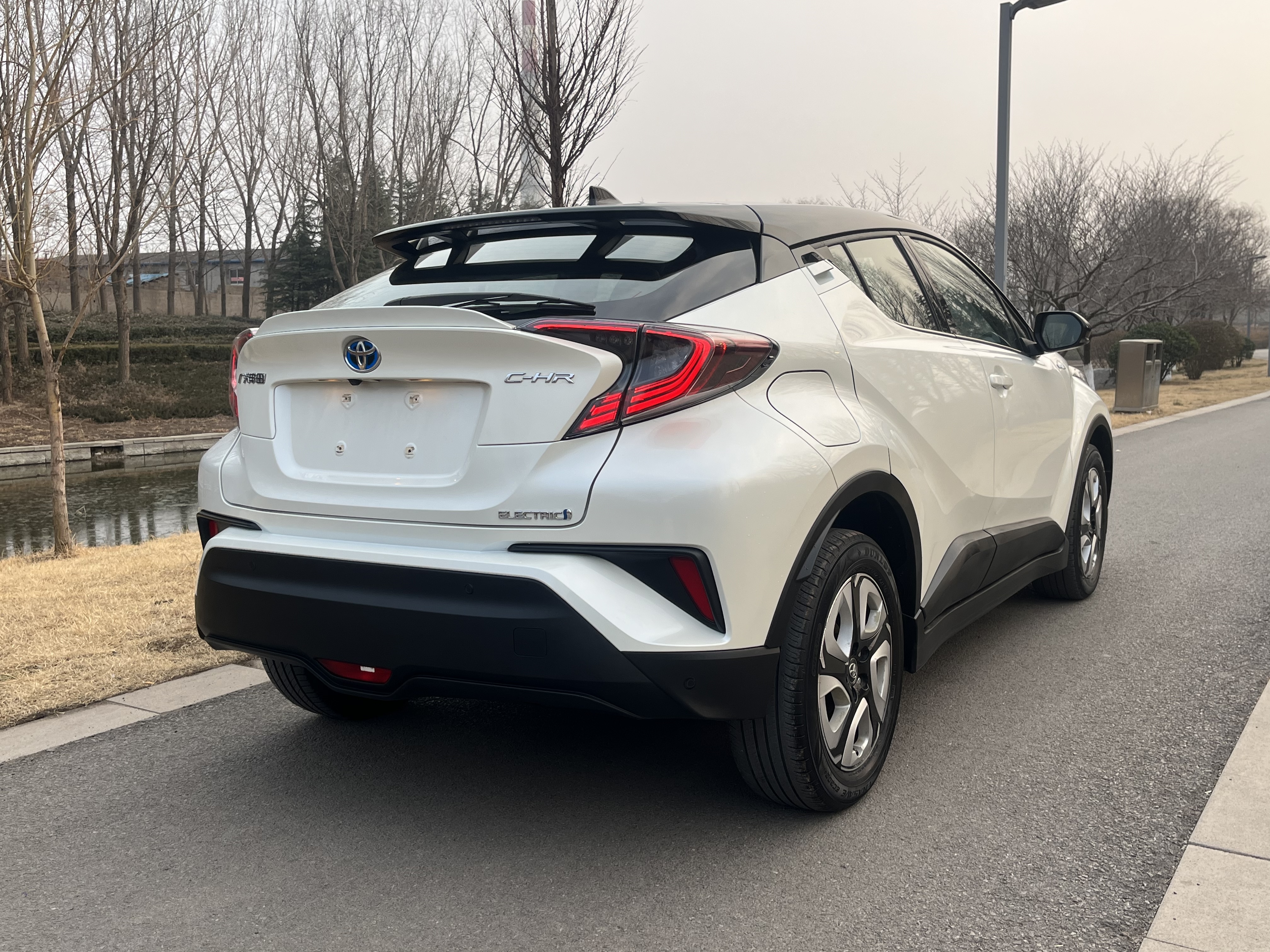 Toyota C-HR EV 2020 immagine di auto #6