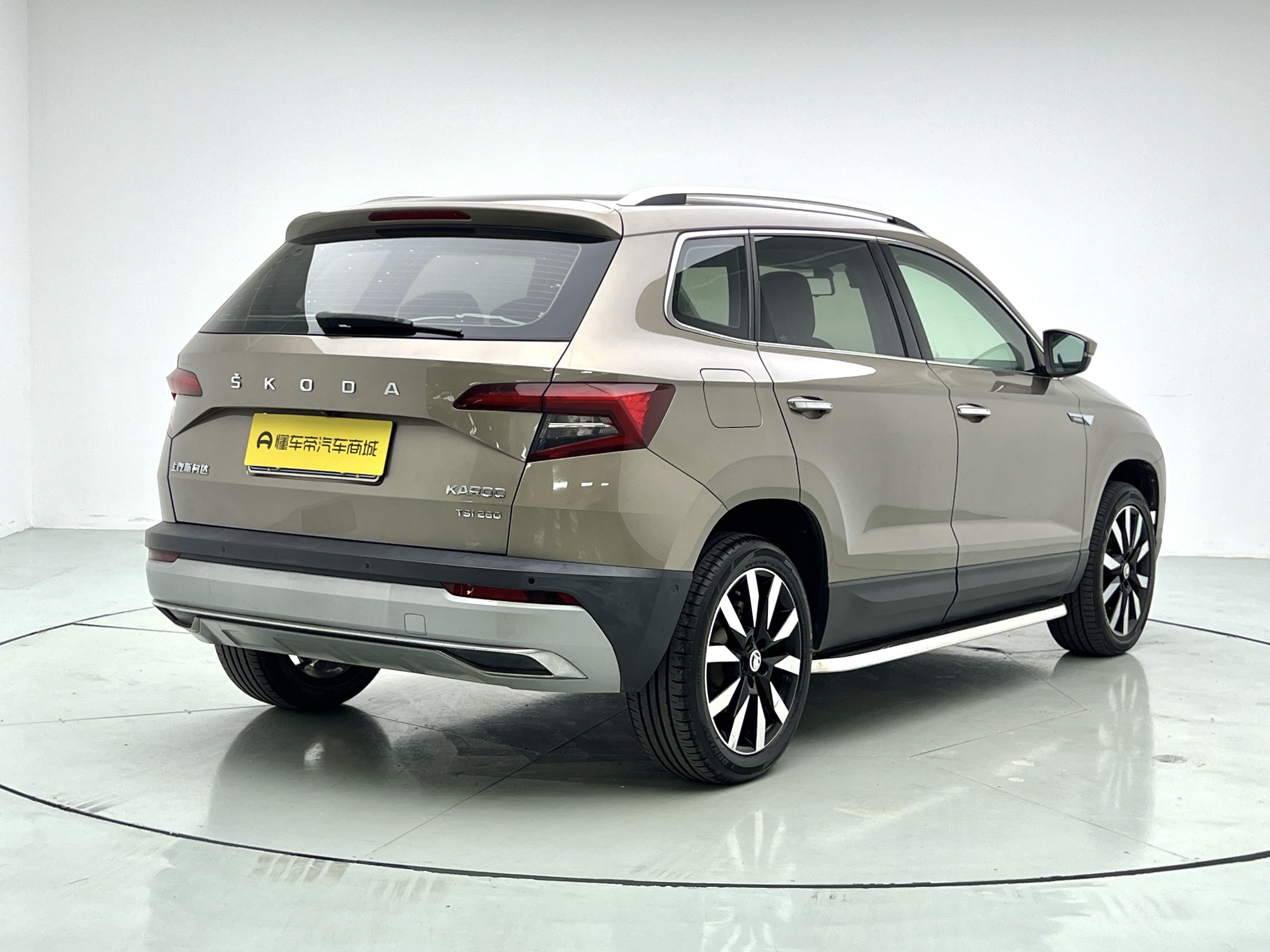 Skoda Karoq 2020 car image #6