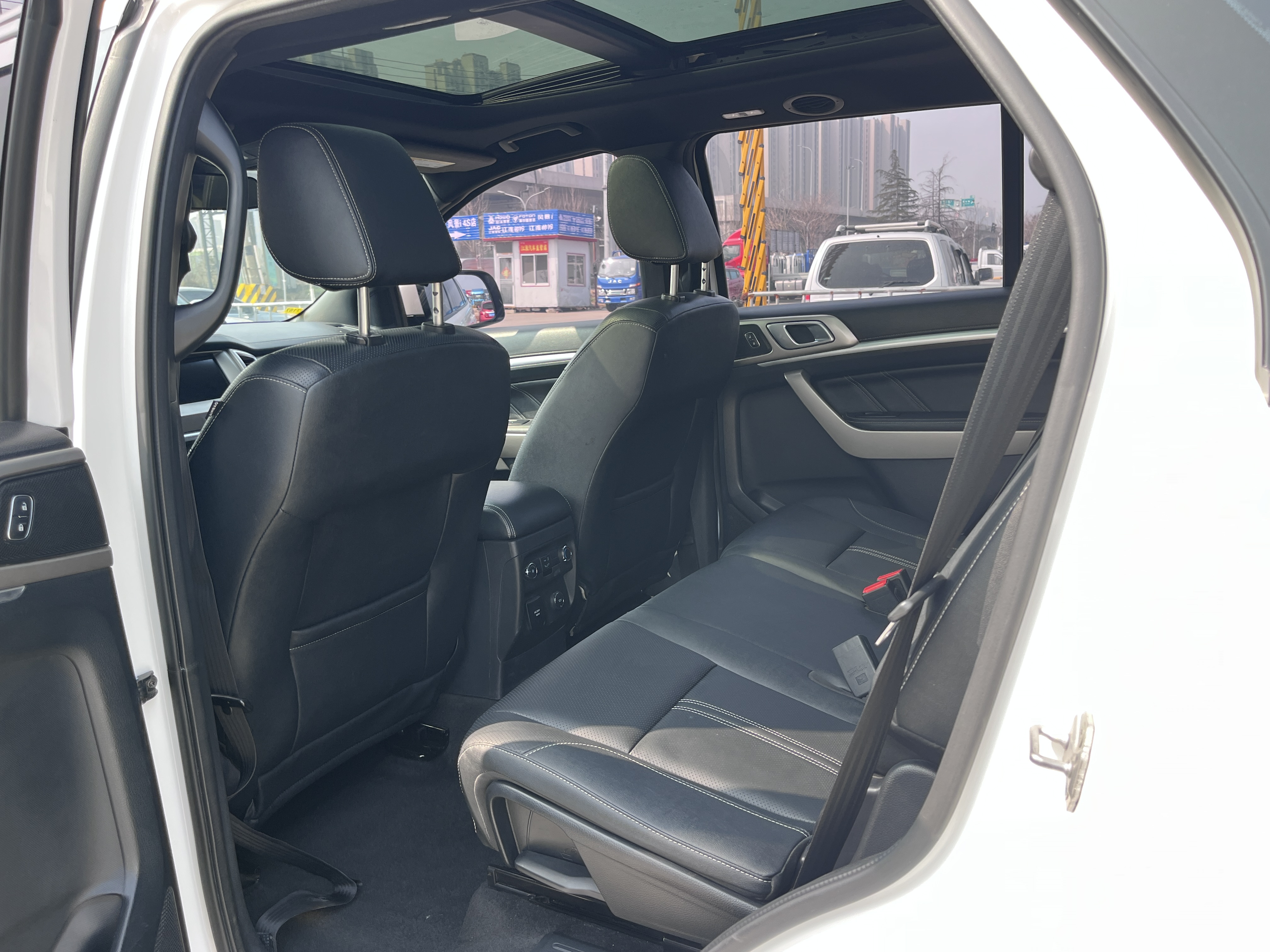 Ford Everest 2021 صورة سيارة #6