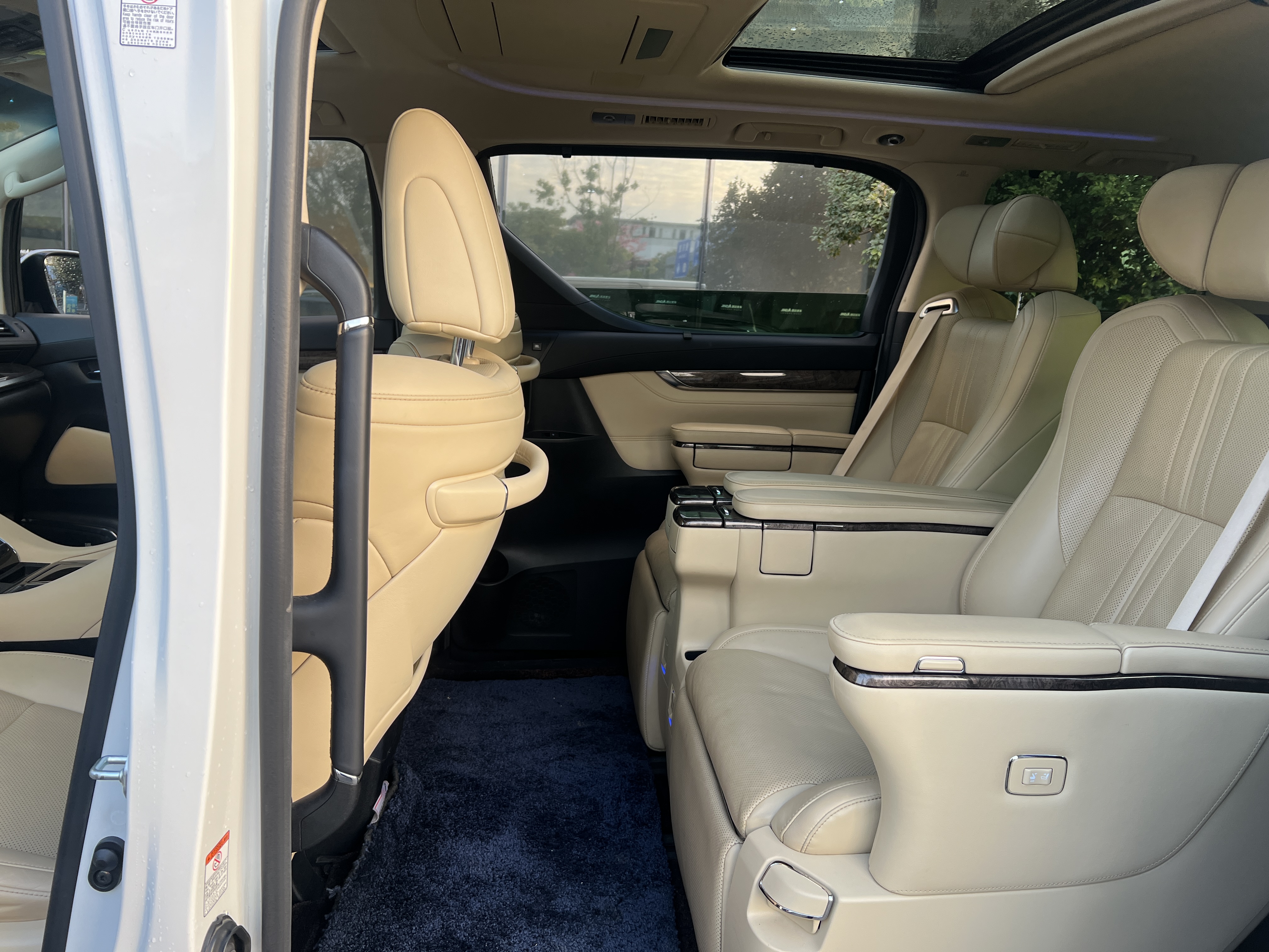 丰田 威尔法 2021 汽车图片 #6