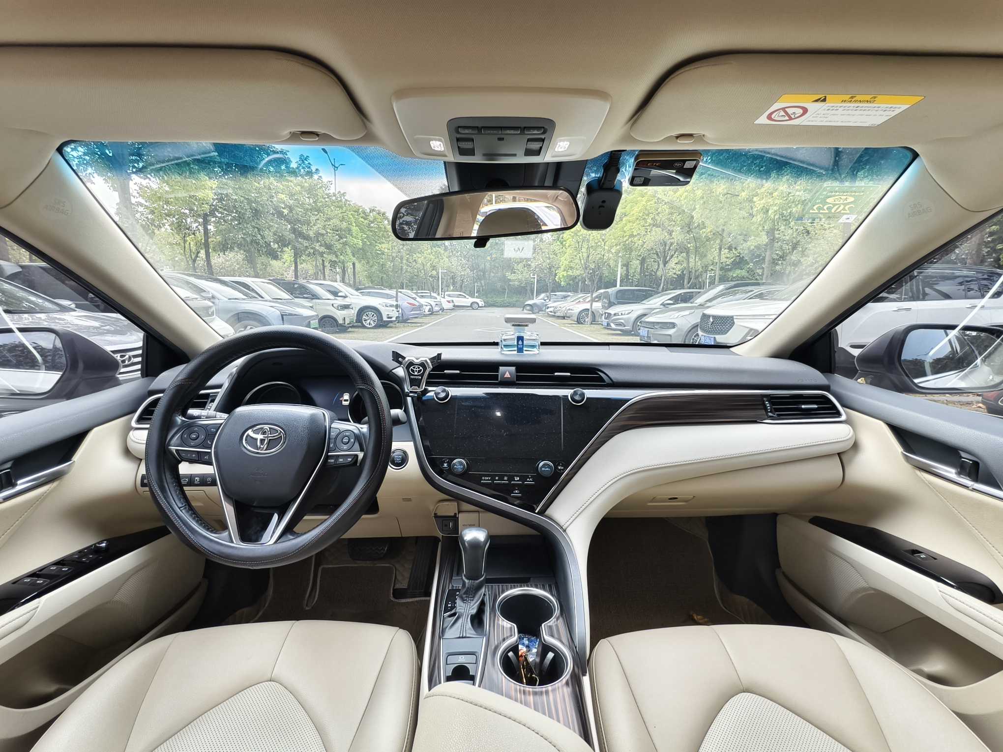 Toyota Camry 2020 car image #6