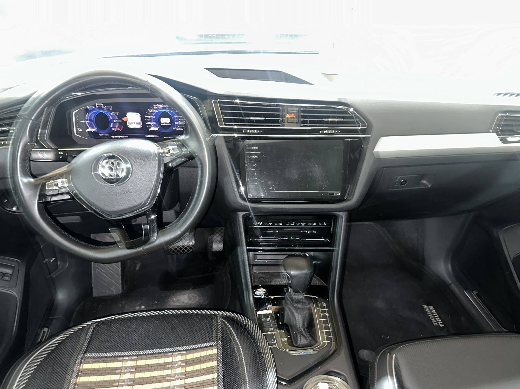 Volkswagen Tiguan L New Energy 2020 изображение автомобиля #6