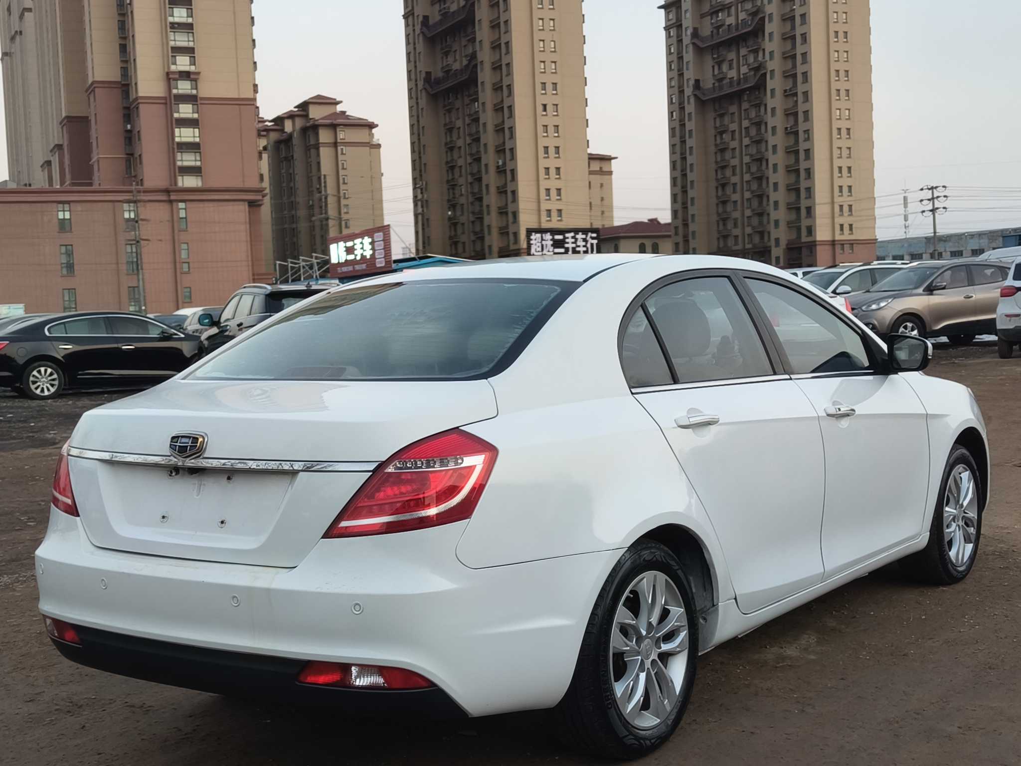 GEELY Emgrand 2015 car image #6