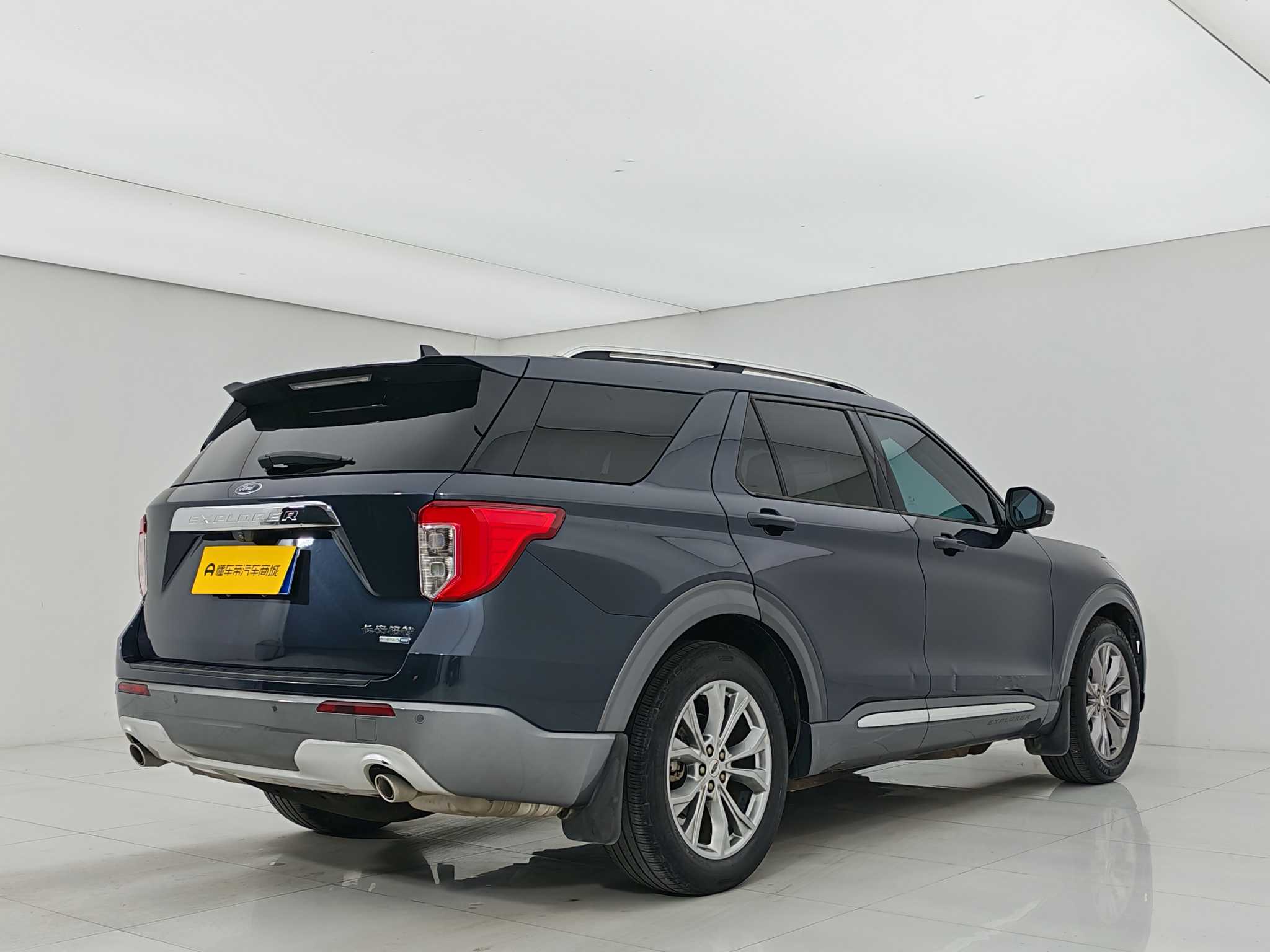 Ford Explorer 2022 car image #6