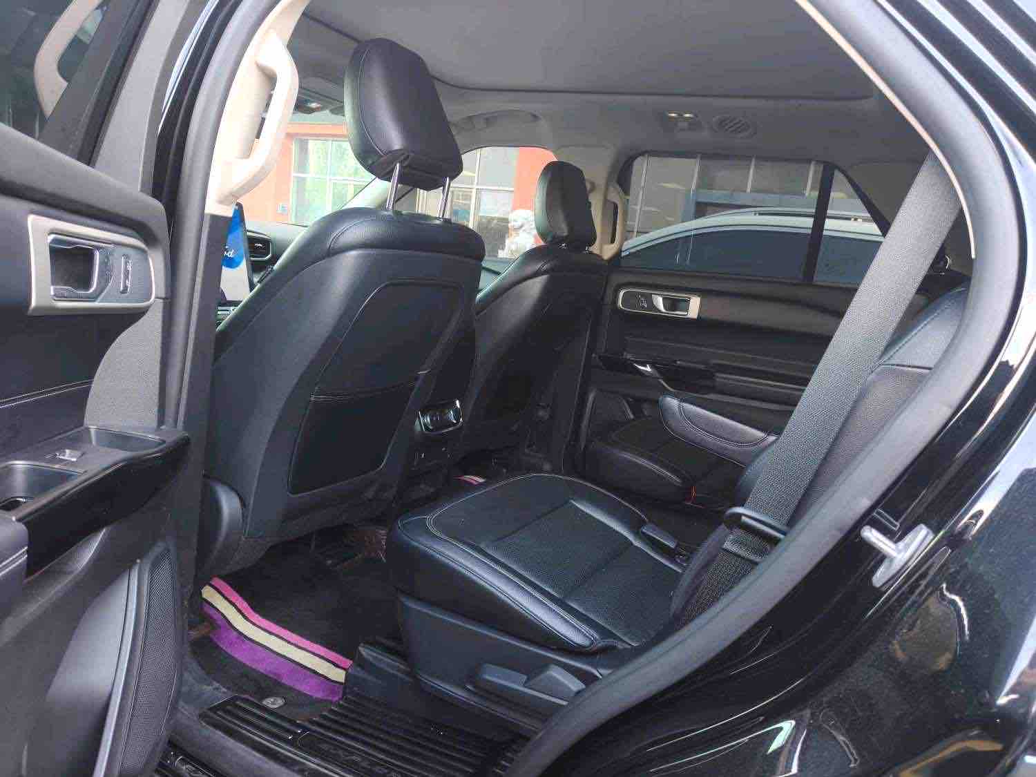 Ford Explorer 2021 car image #6