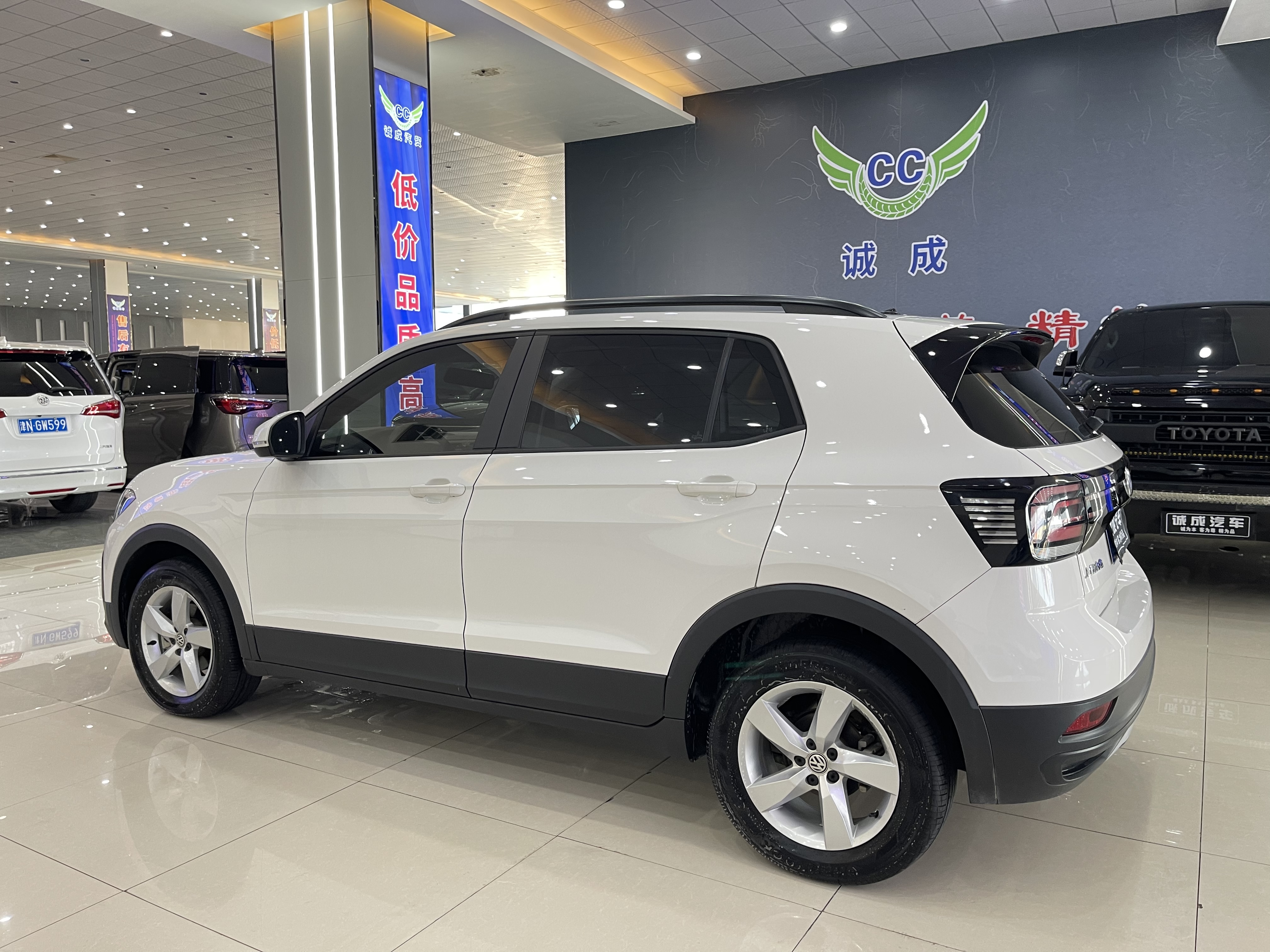 Volkswagen T-Cross 2021 #6 Volkswagen T-Cross 2021 car image #6