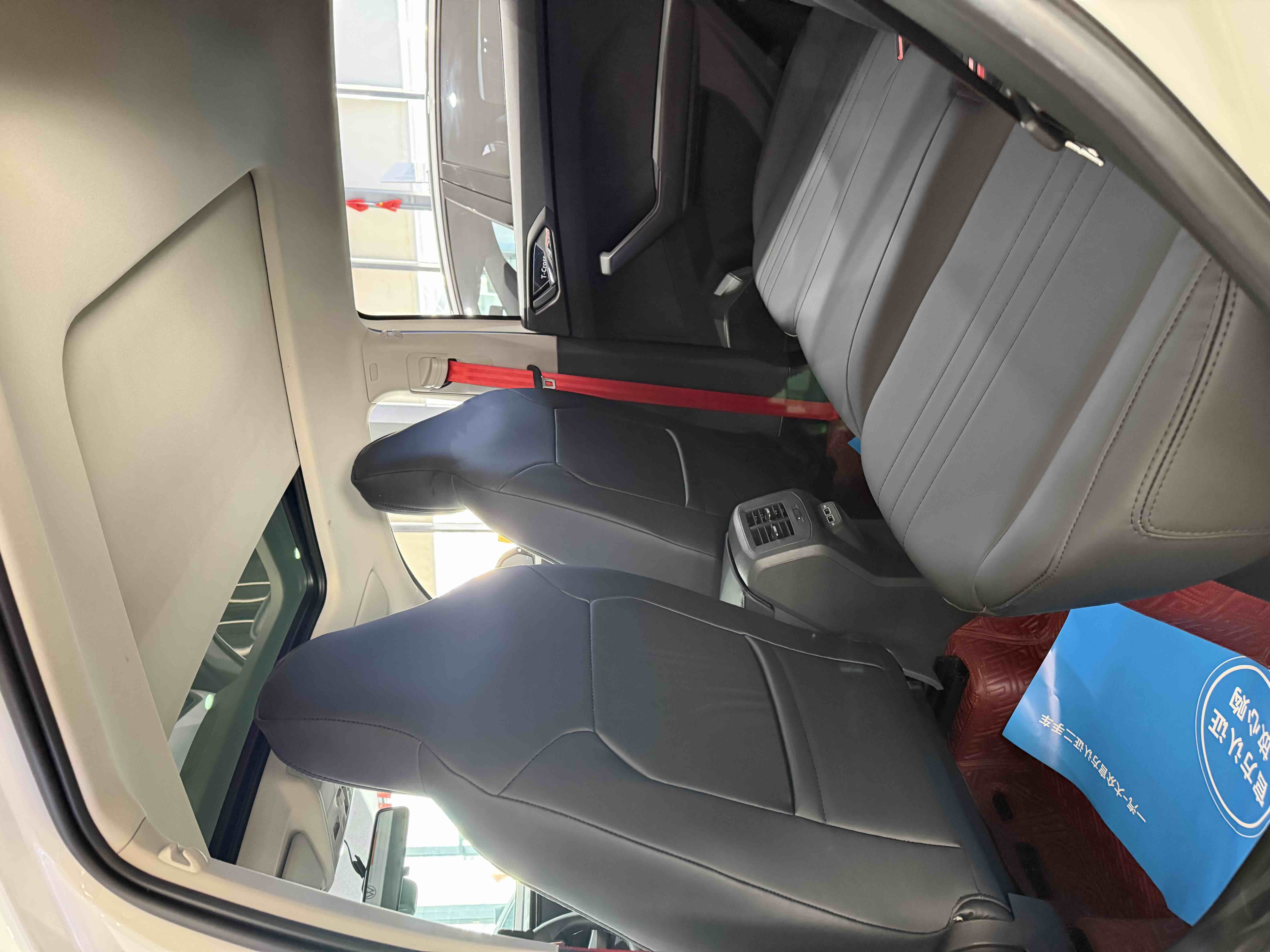 Volkswagen T-Cross 2021 car image #6