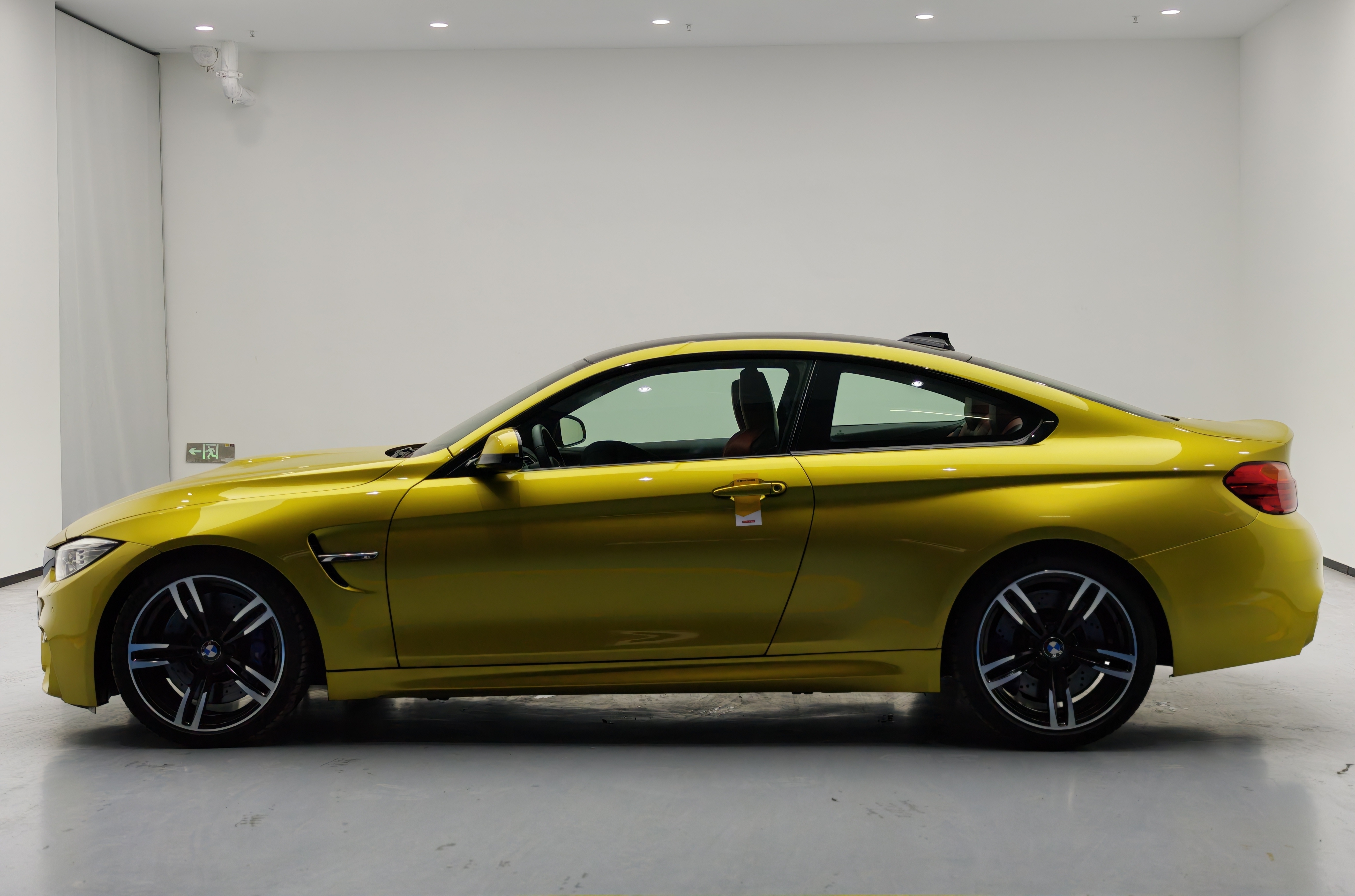 BMW M4 2016 car image #6