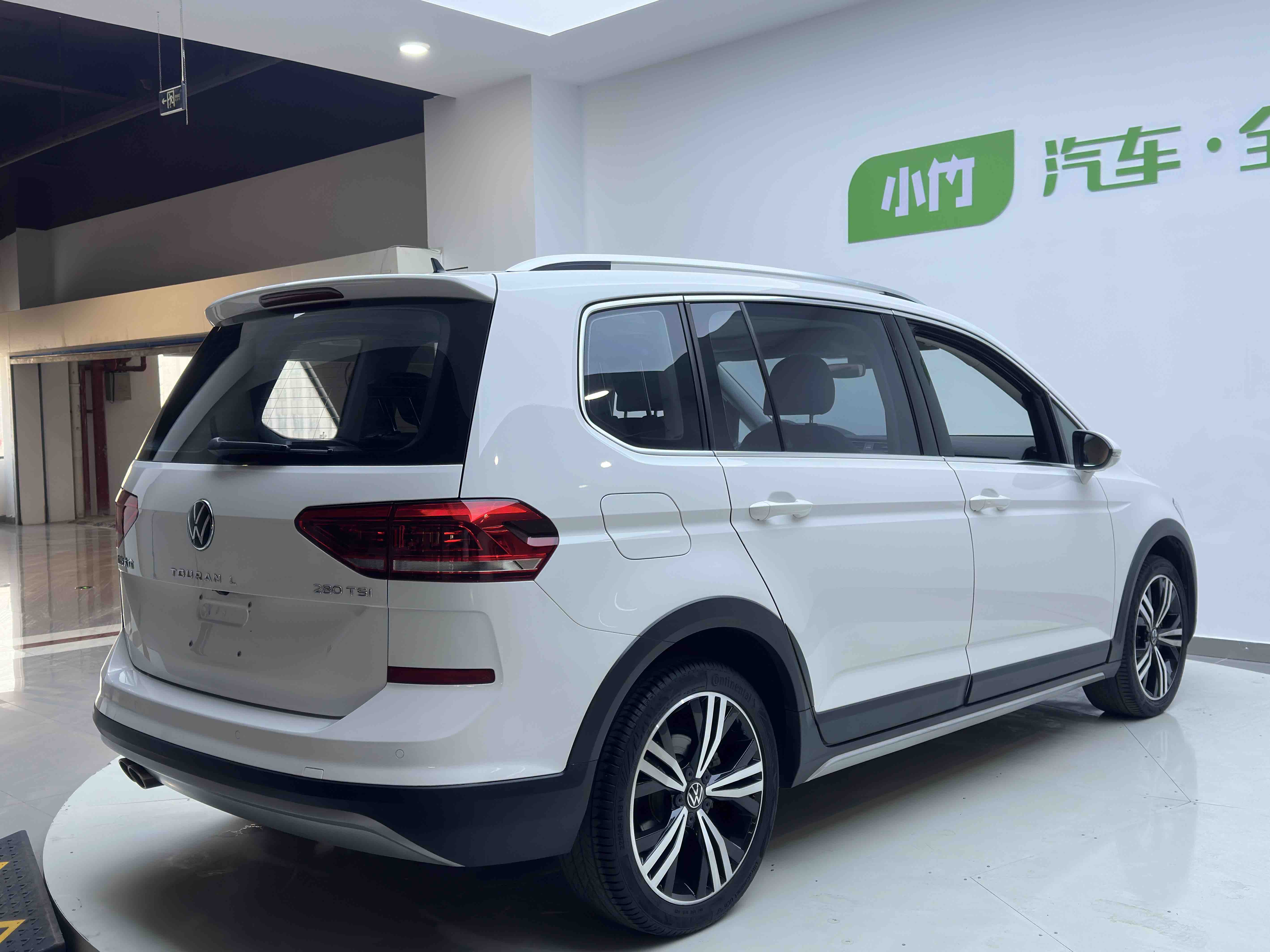 Volkswagen Touran 2022 #6 Volkswagen Touran 2022 car image #6