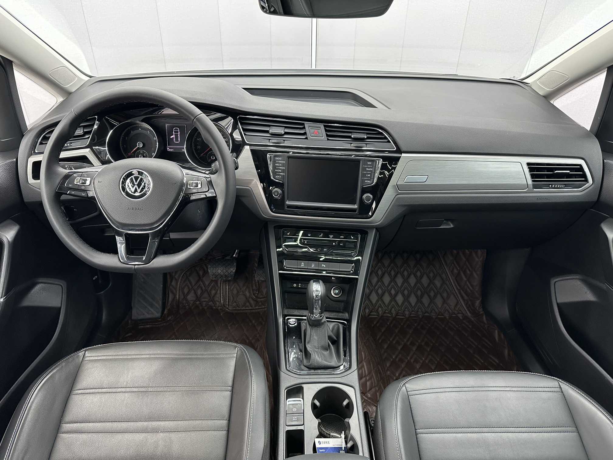 Volkswagen Touran 2021 #6 Volkswagen Touran 2021 car image #6