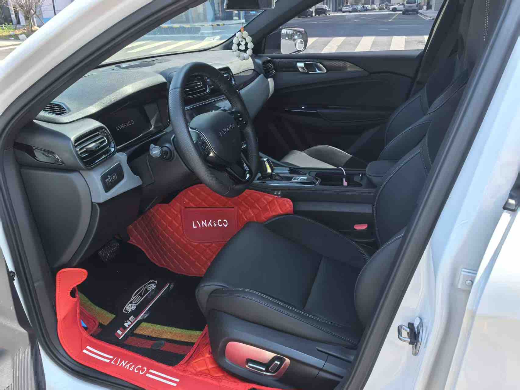 Lynk & Co 02 2020 car image #6