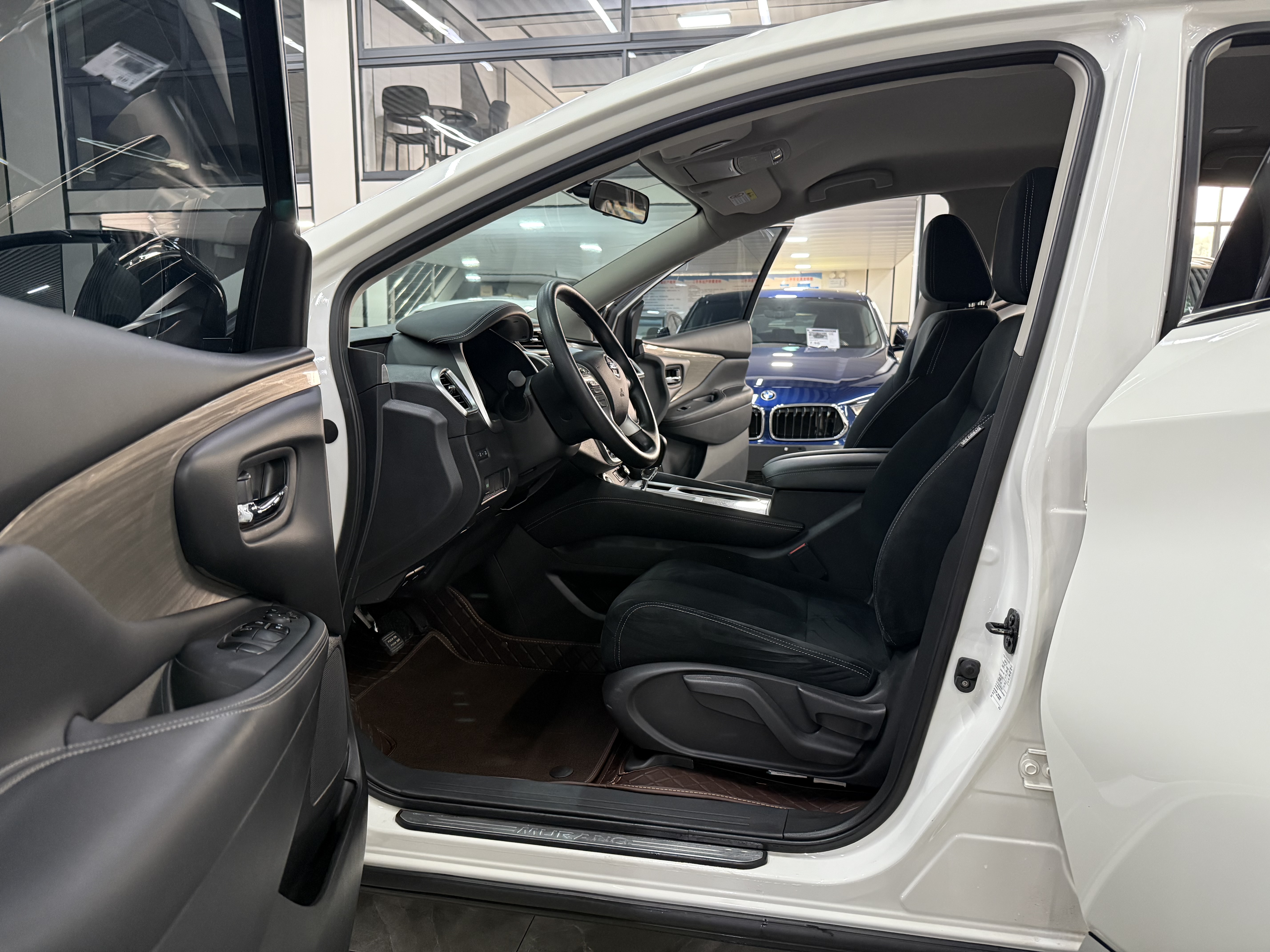 Nissan 2023 car image #6