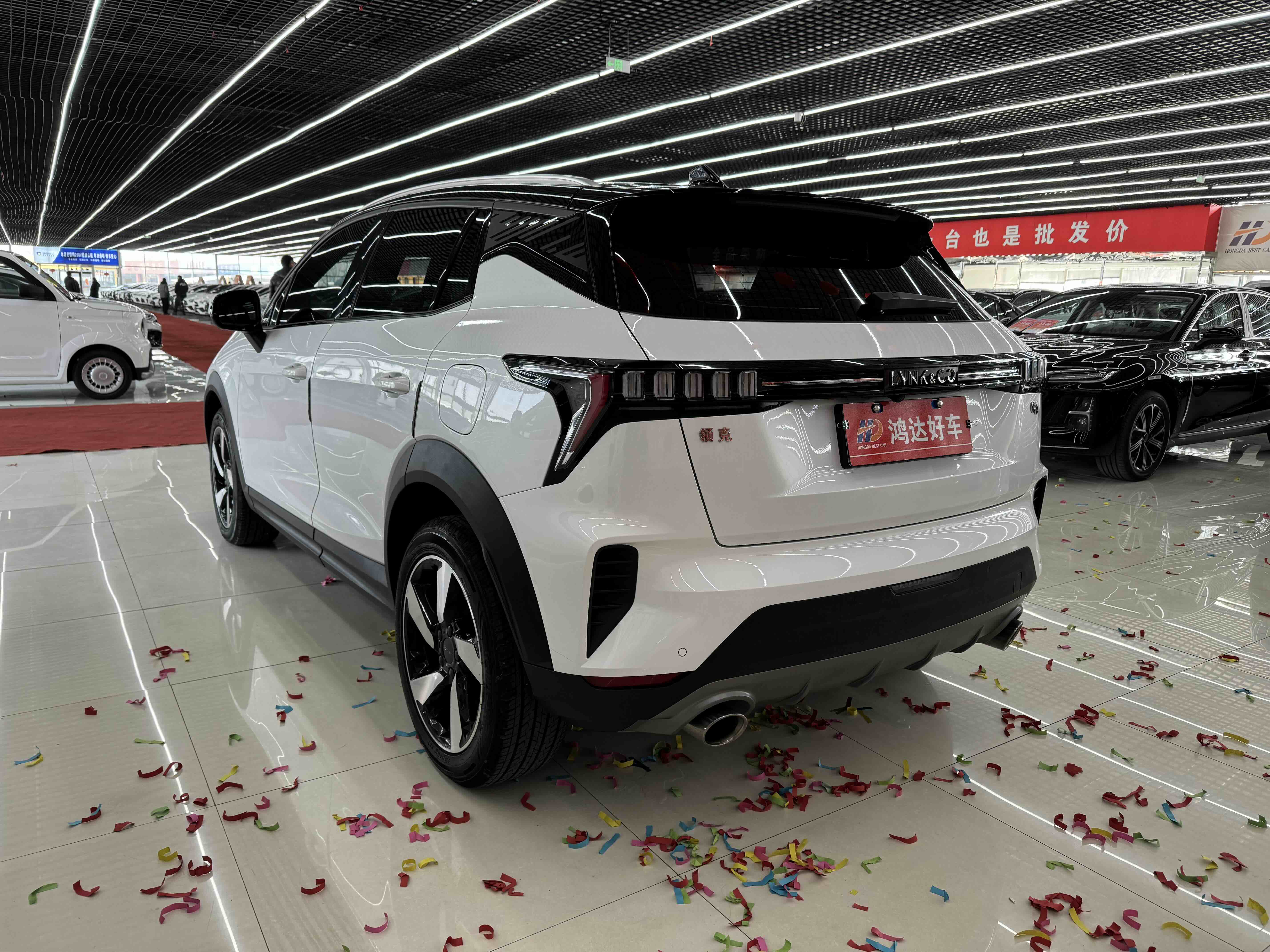 Lynk & Co 06 2021 car image #6