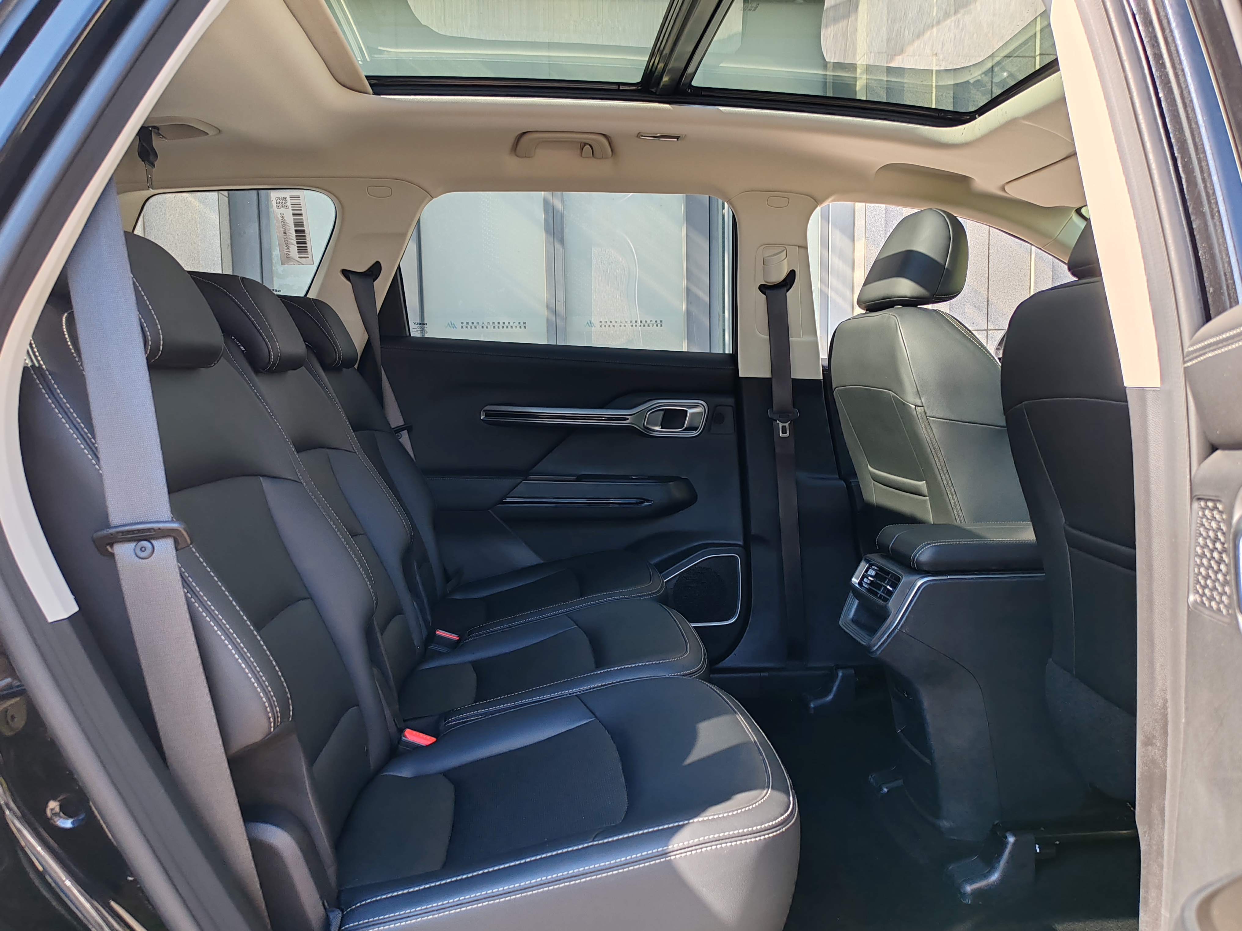 GEELY Okavango 2021 car image #6