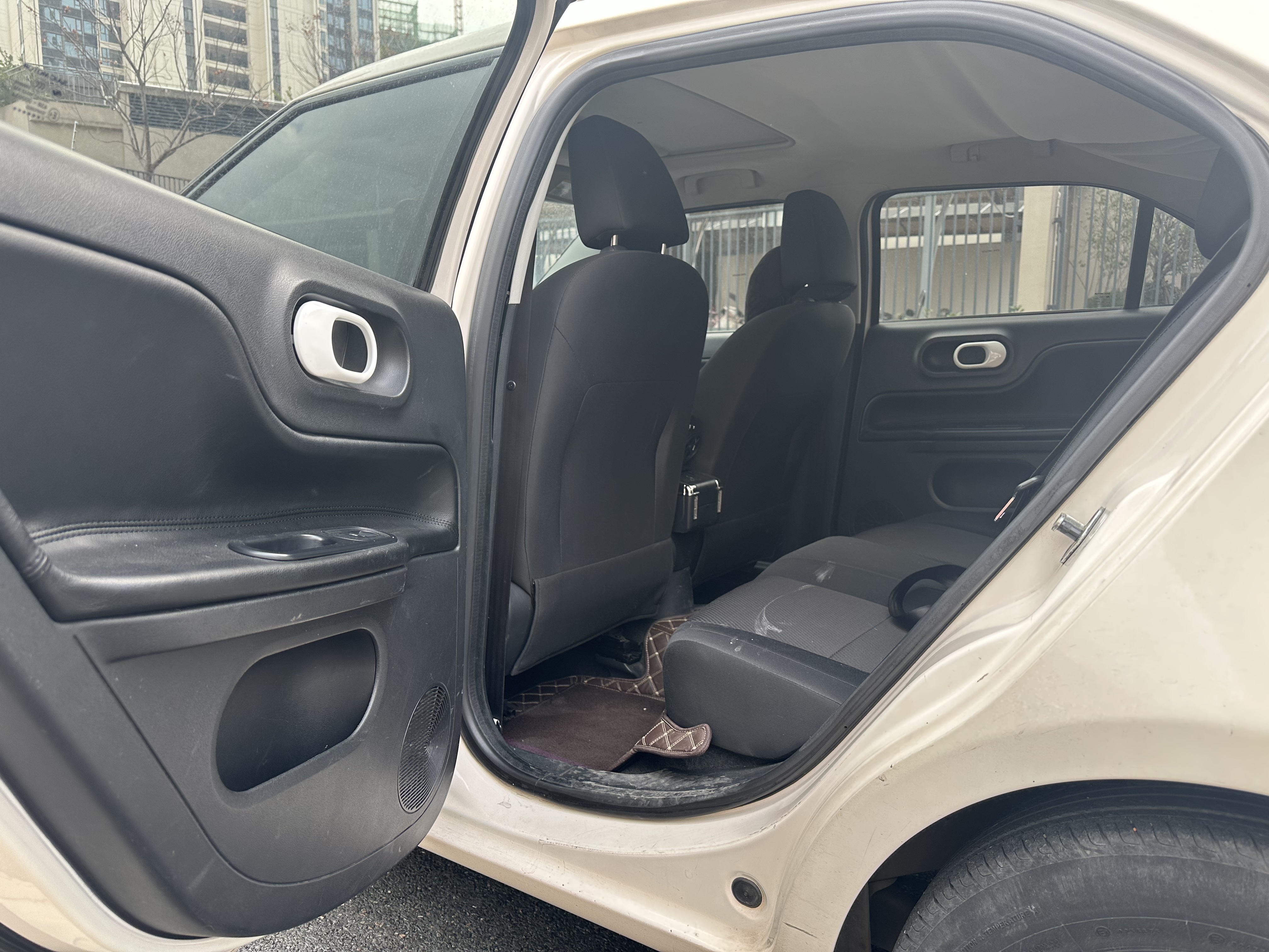 MG 3 2014 car image #6