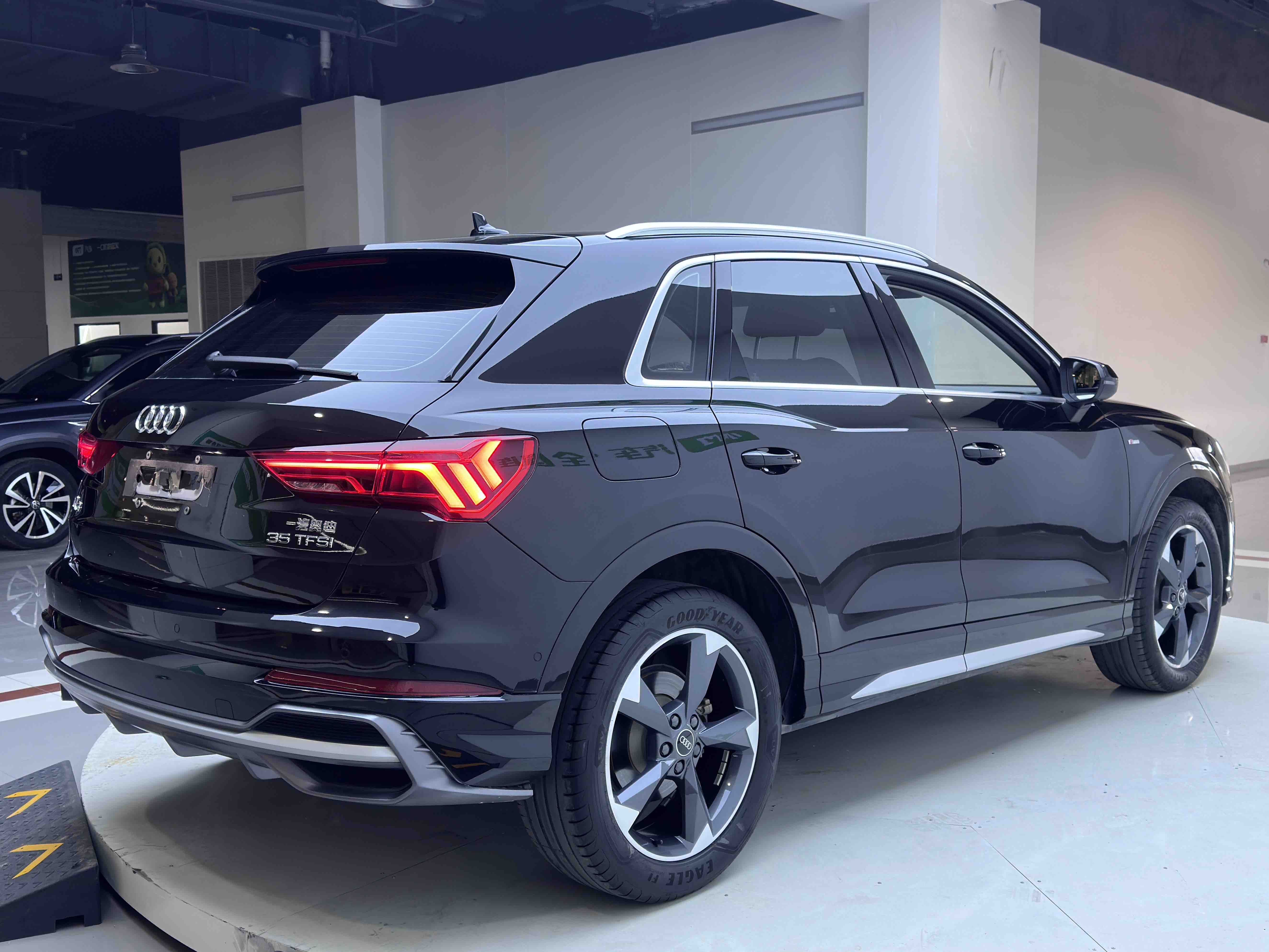 Audi Q3 2021 #6 Audi Q3 2021 car image #6