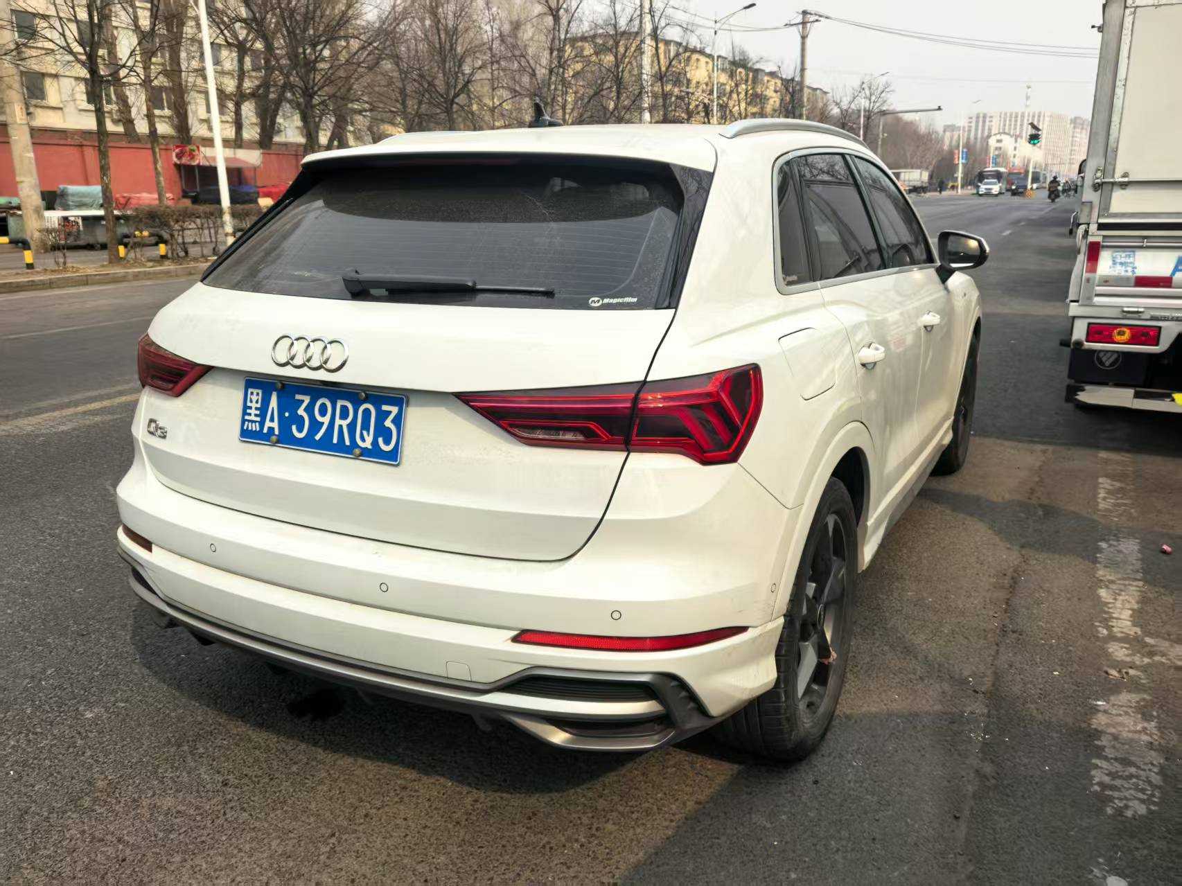 Audi Q3 2022 car image #6