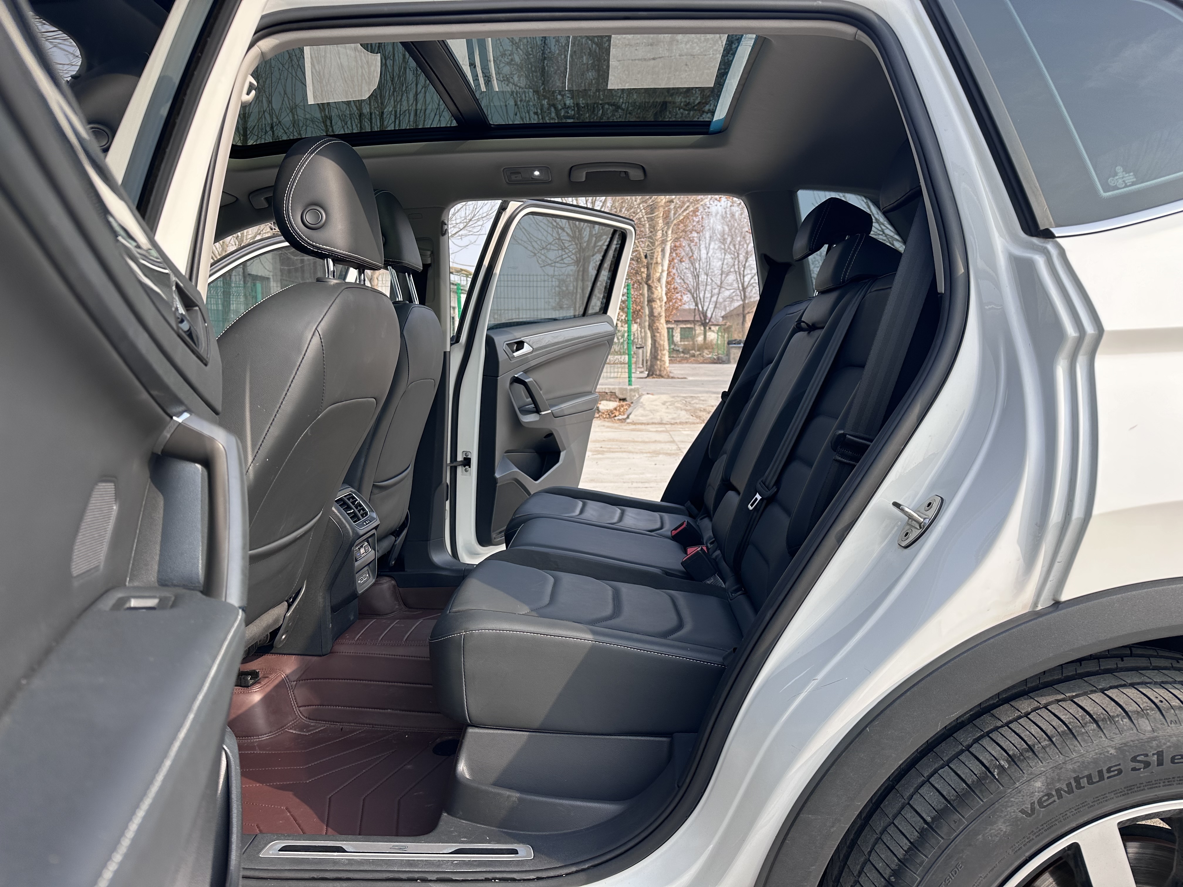 Volkswagen Tiguan L 2021 #6 Volkswagen Tiguan L 2021 car image #6