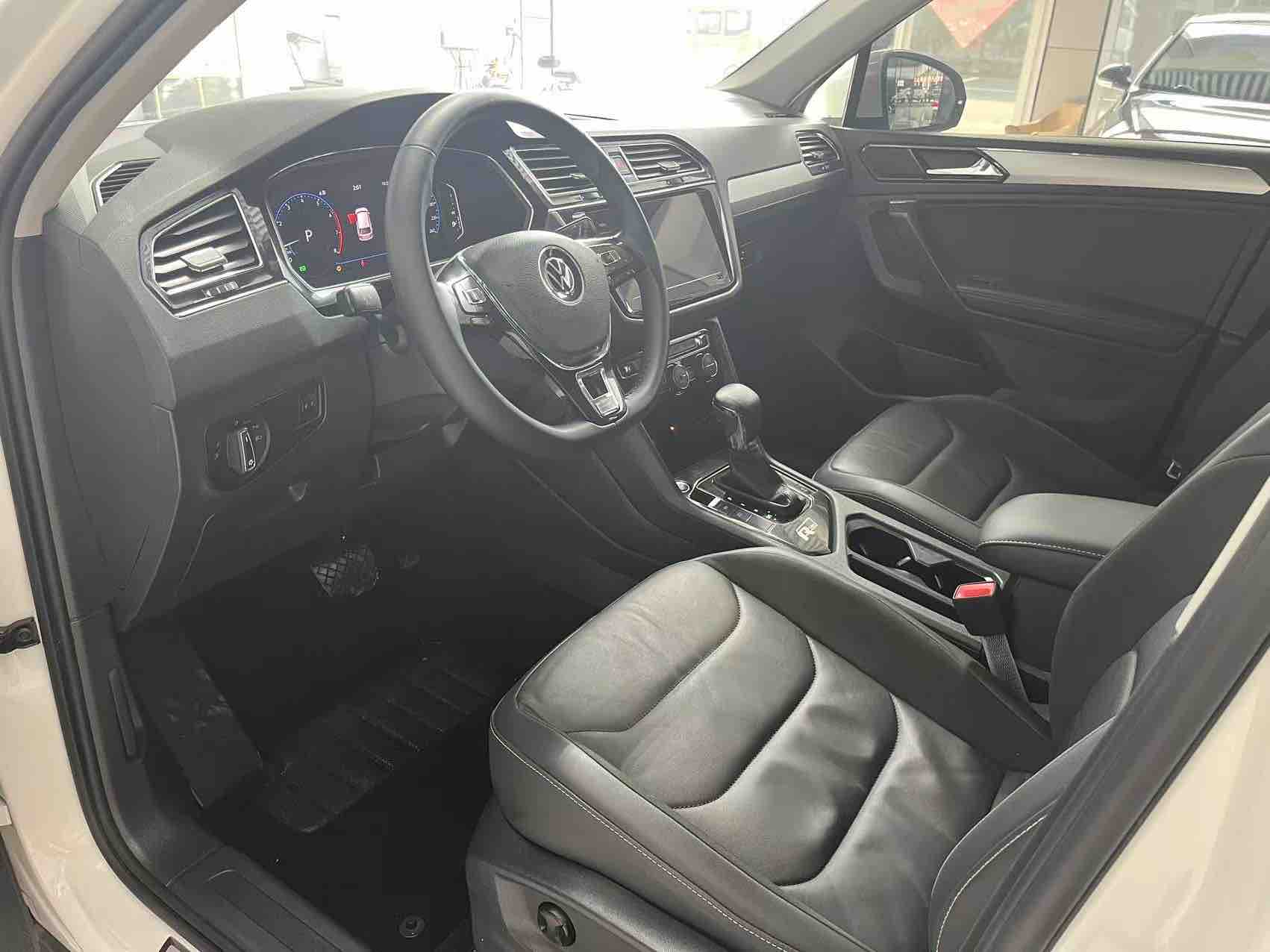 Volkswagen Tiguan L 2021 #6 Volkswagen Tiguan L 2021 car image #6