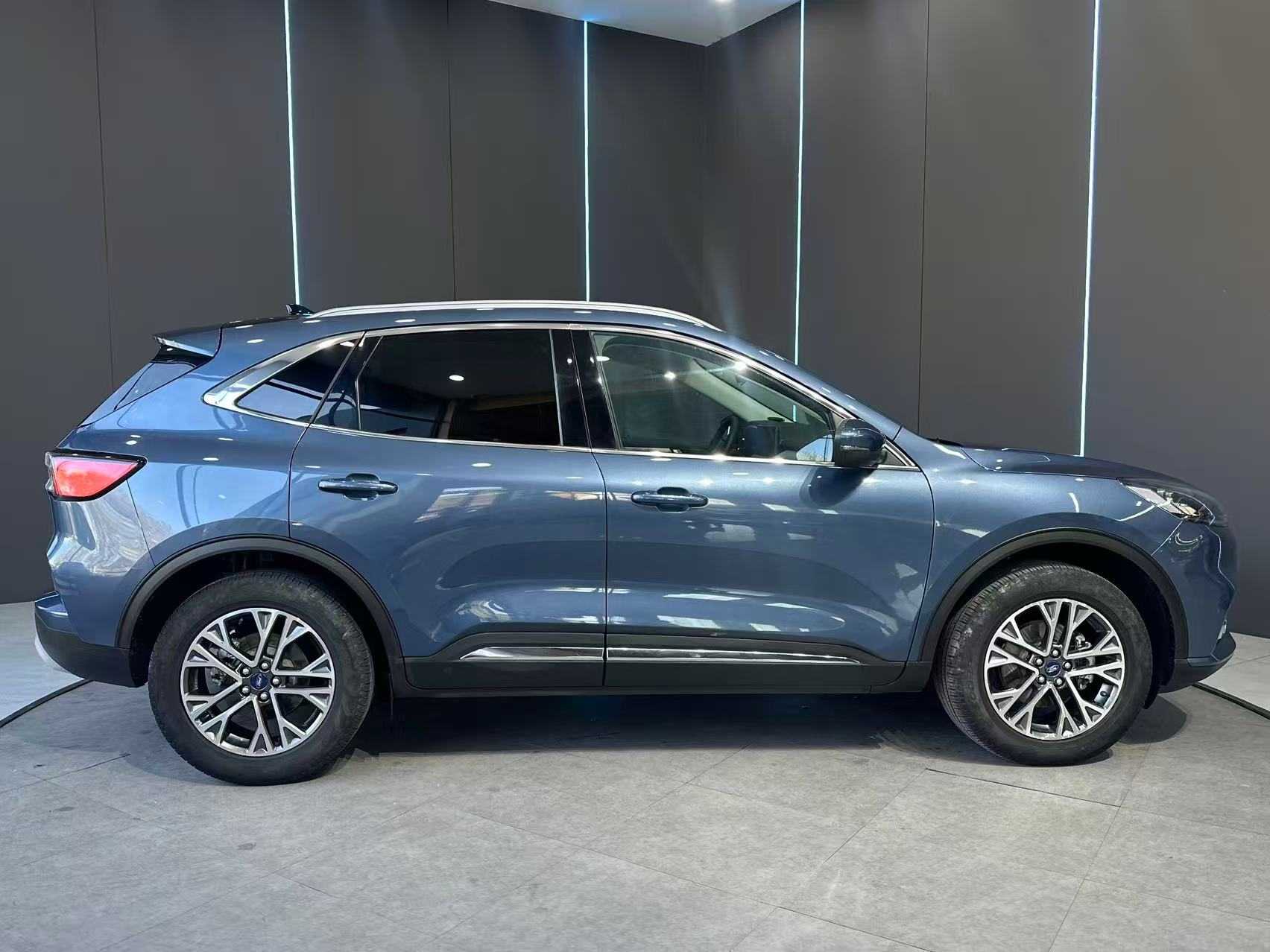 Ford Escape 2023 immagine di auto #6