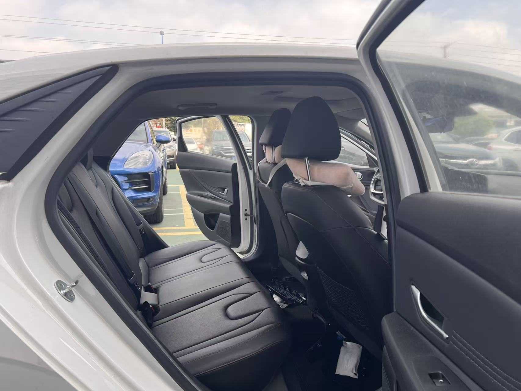 Hyundai Elantra 2021 car image #6