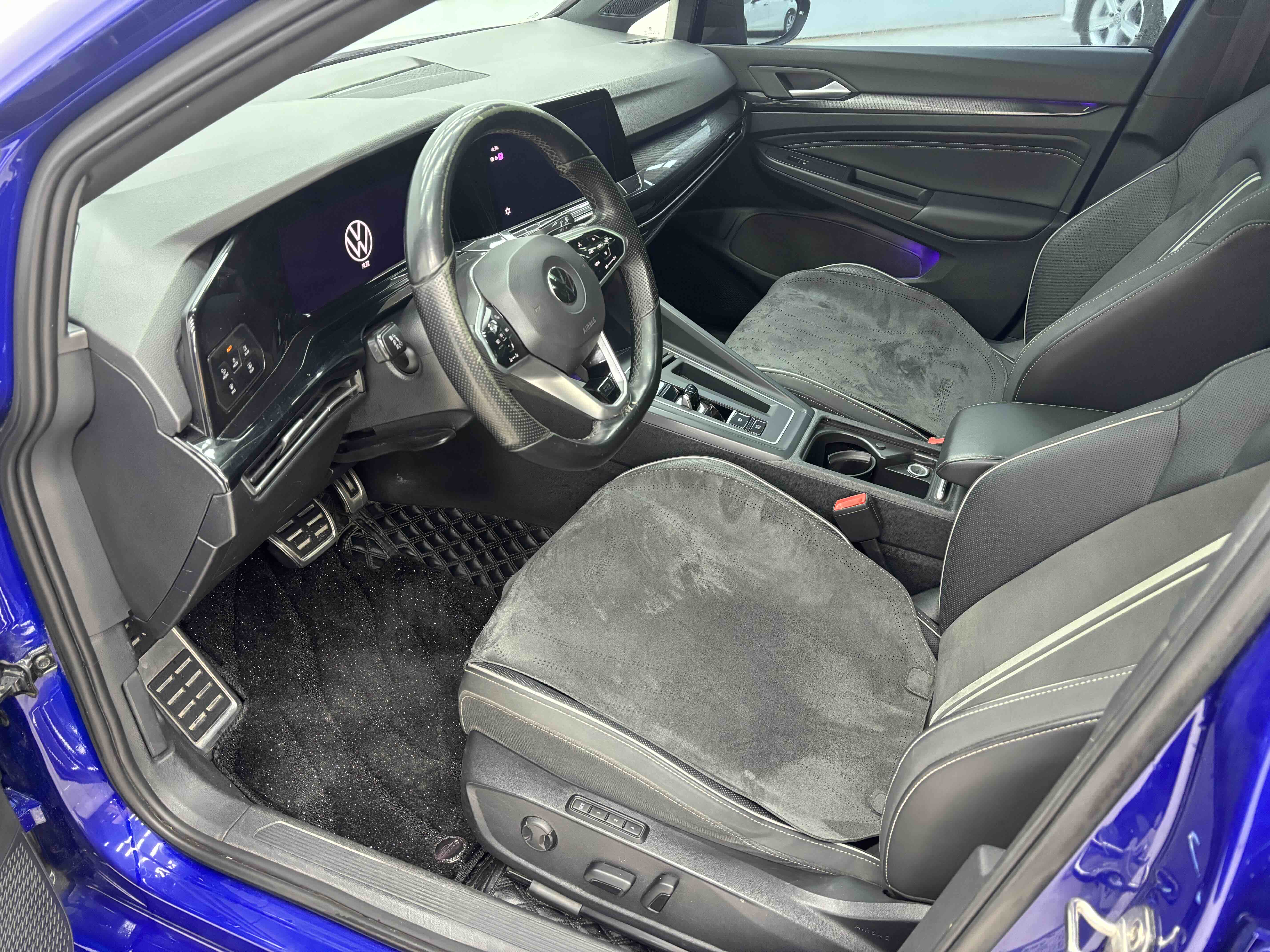Volkswagen Golf 2022 car image #6