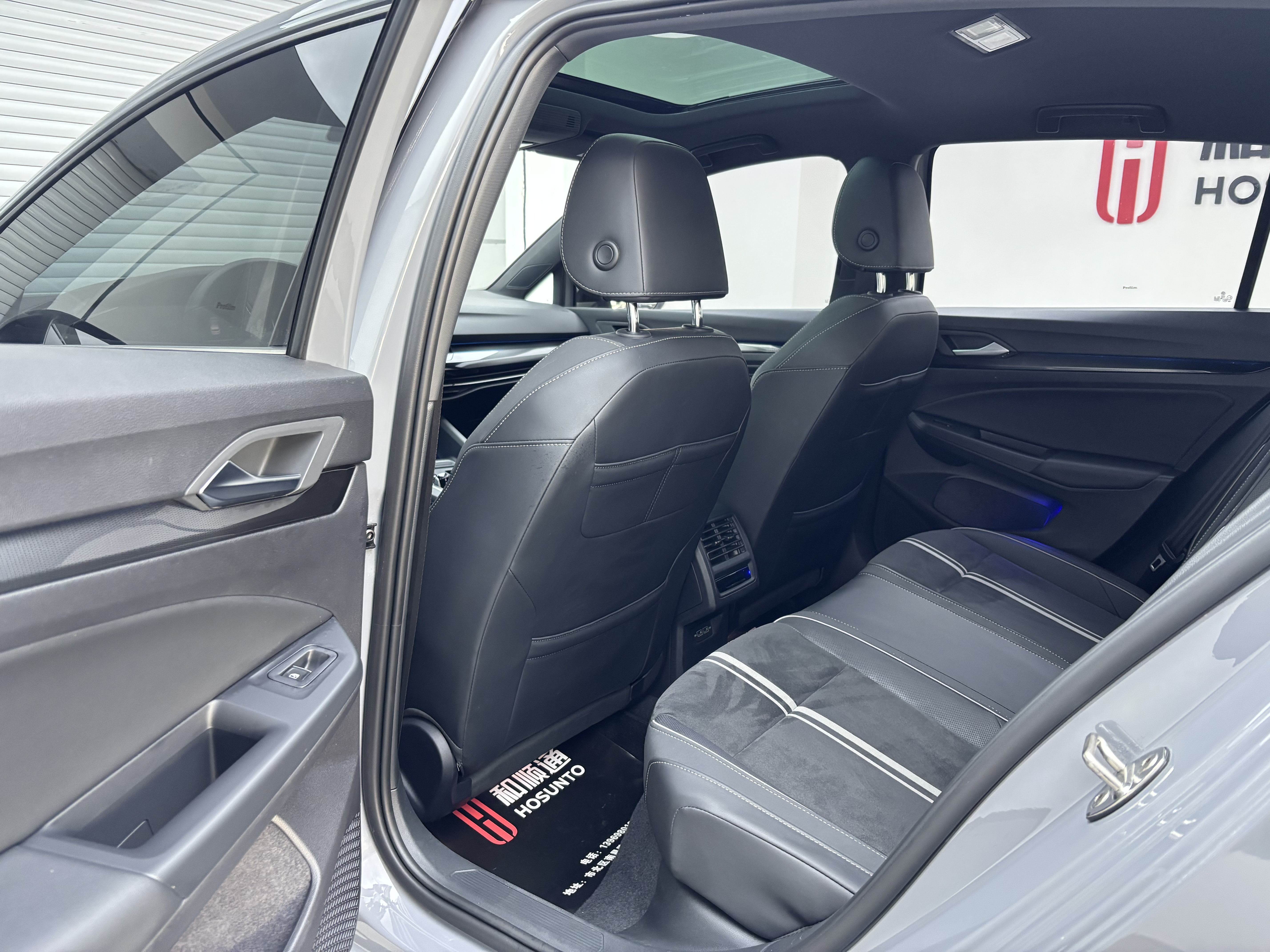 Volkswagen Golf 2022 car image #6
