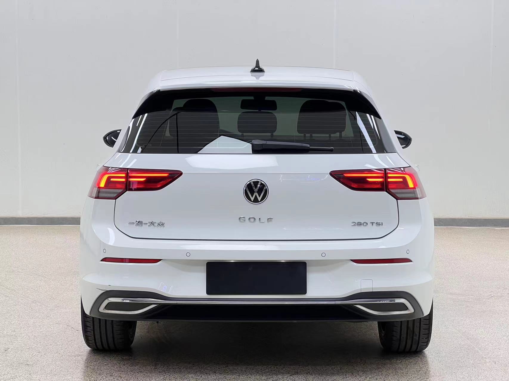 Volkswagen Golf 2022 car image #6