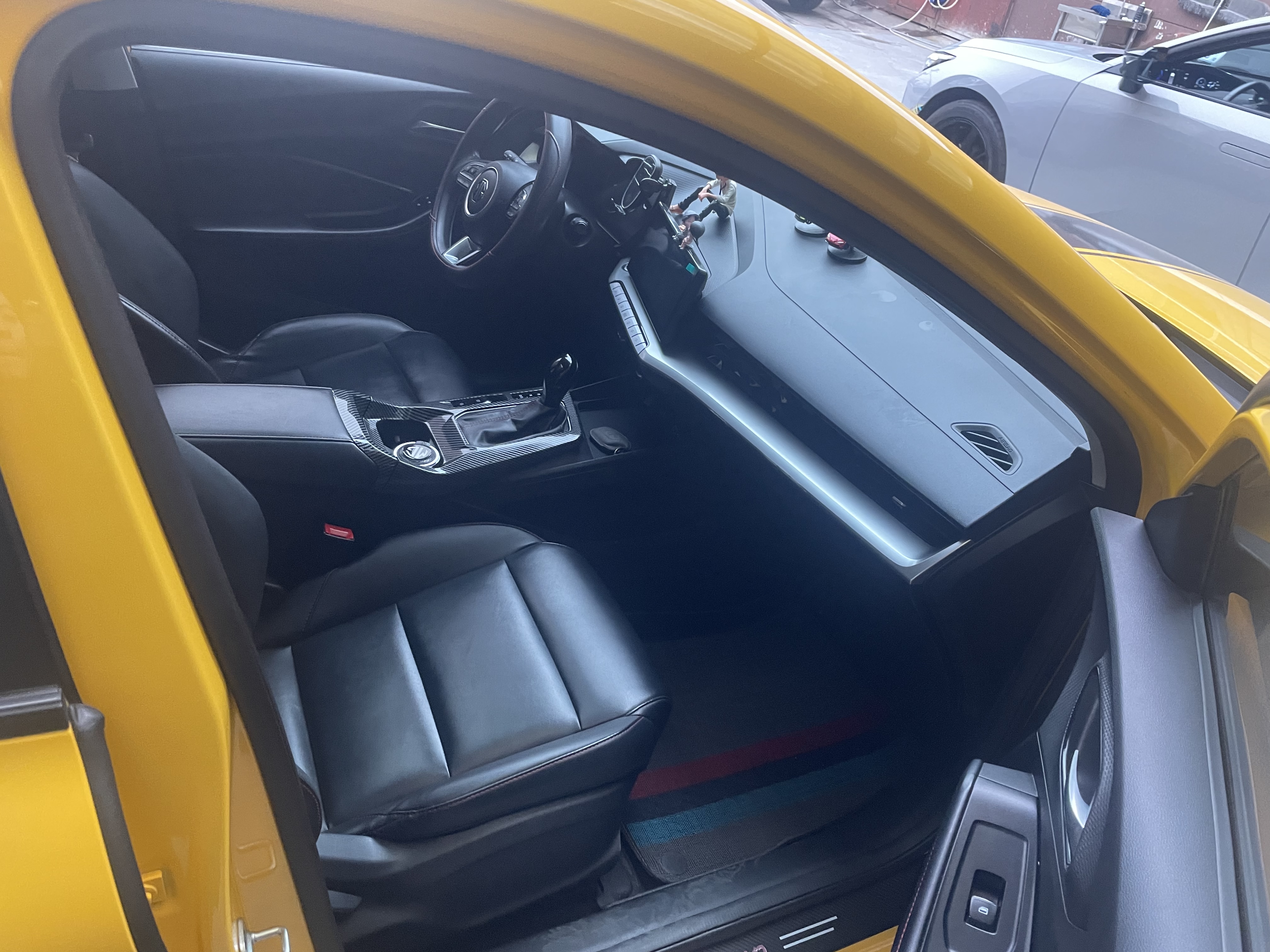 5 2022 car image #6