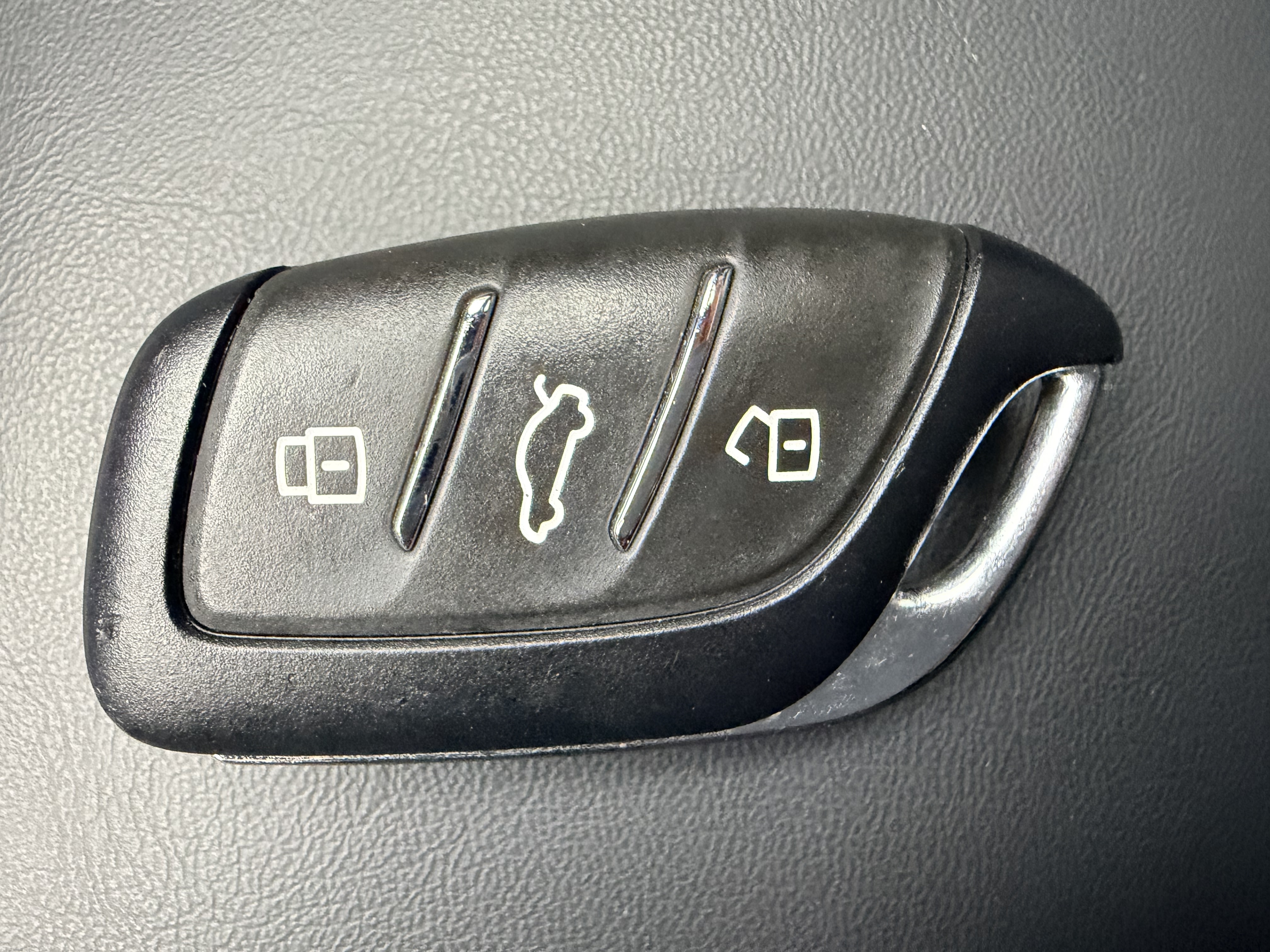 5 2022 immagine di auto #6