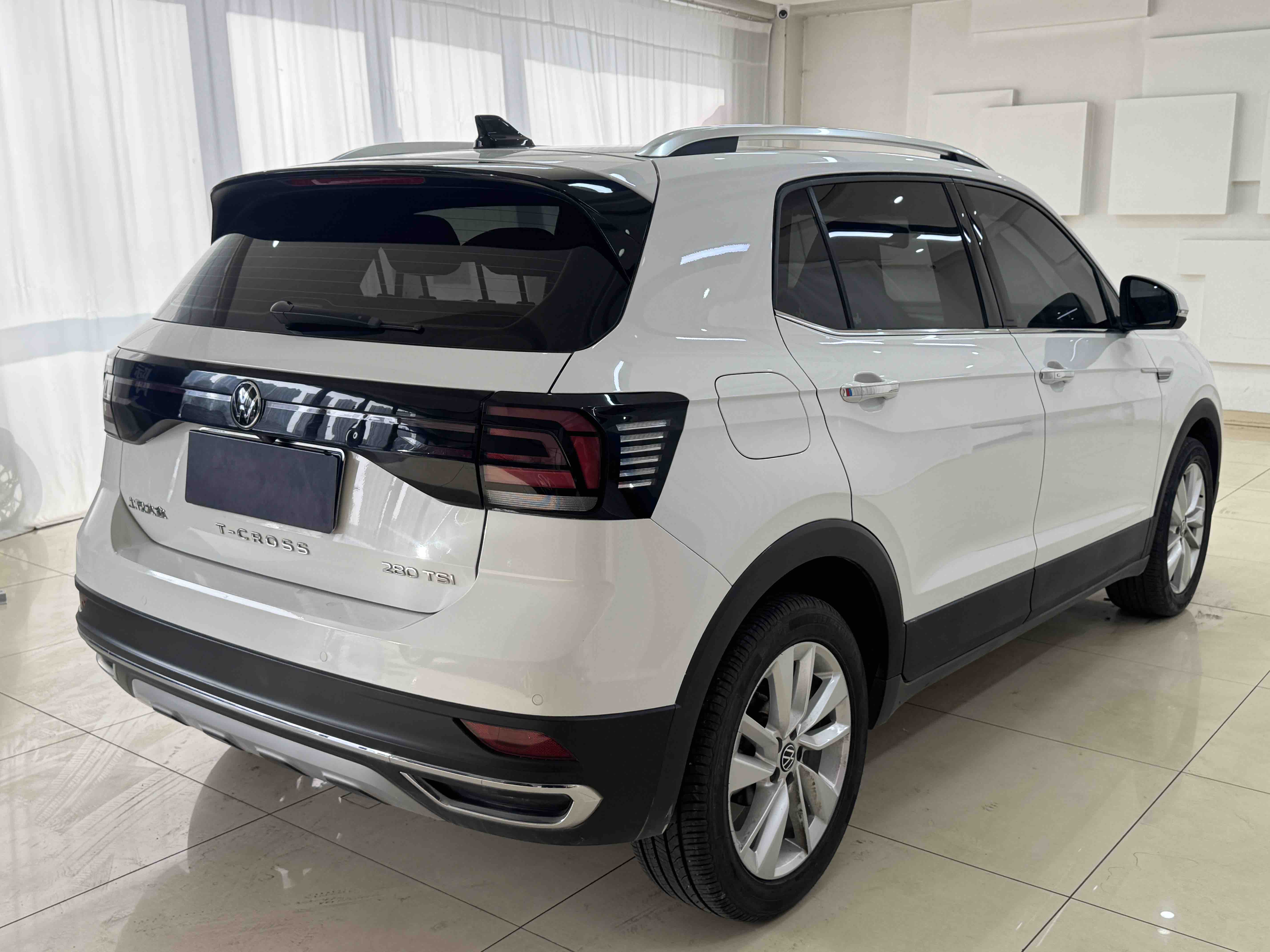 Volkswagen T-Cross 2021 car image #6