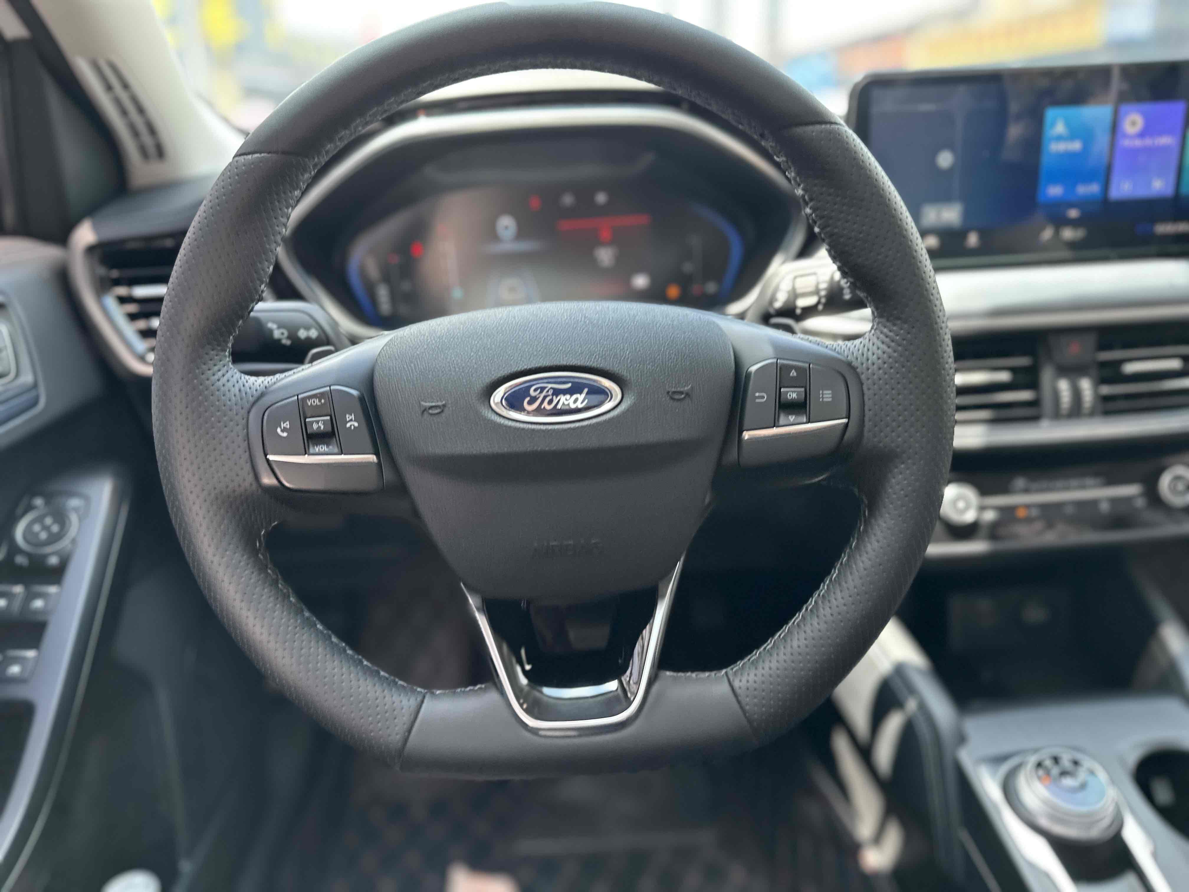 Ford Focus Active 2021 car image #6