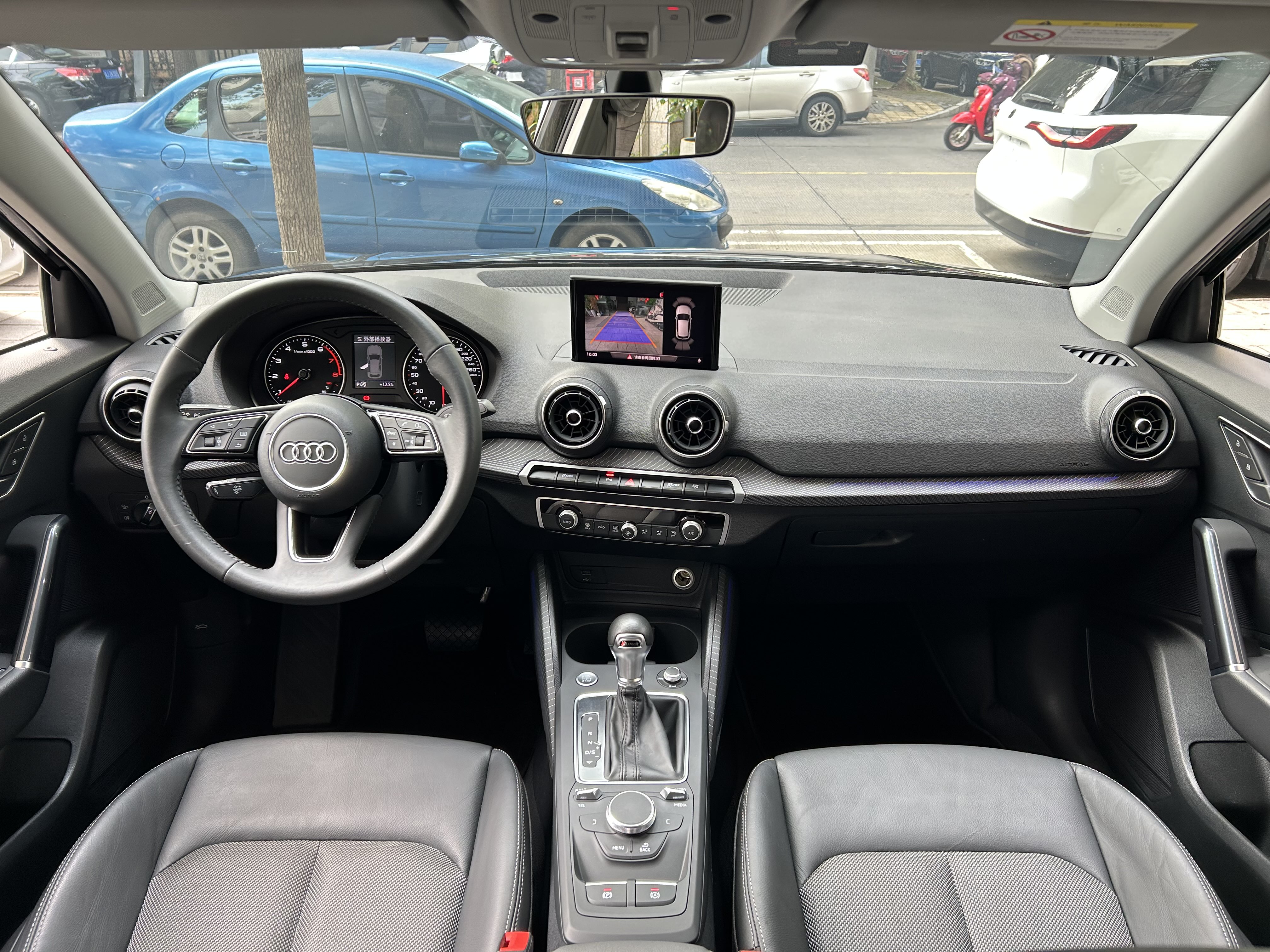 Audi Q2L 2021 car image #6