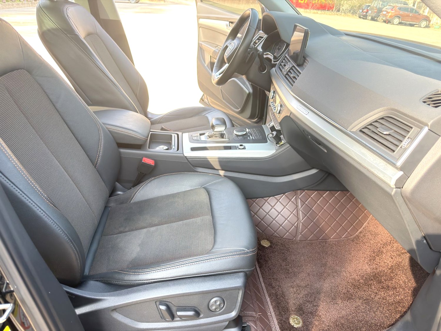 Audi Q5L 2021 car image #6