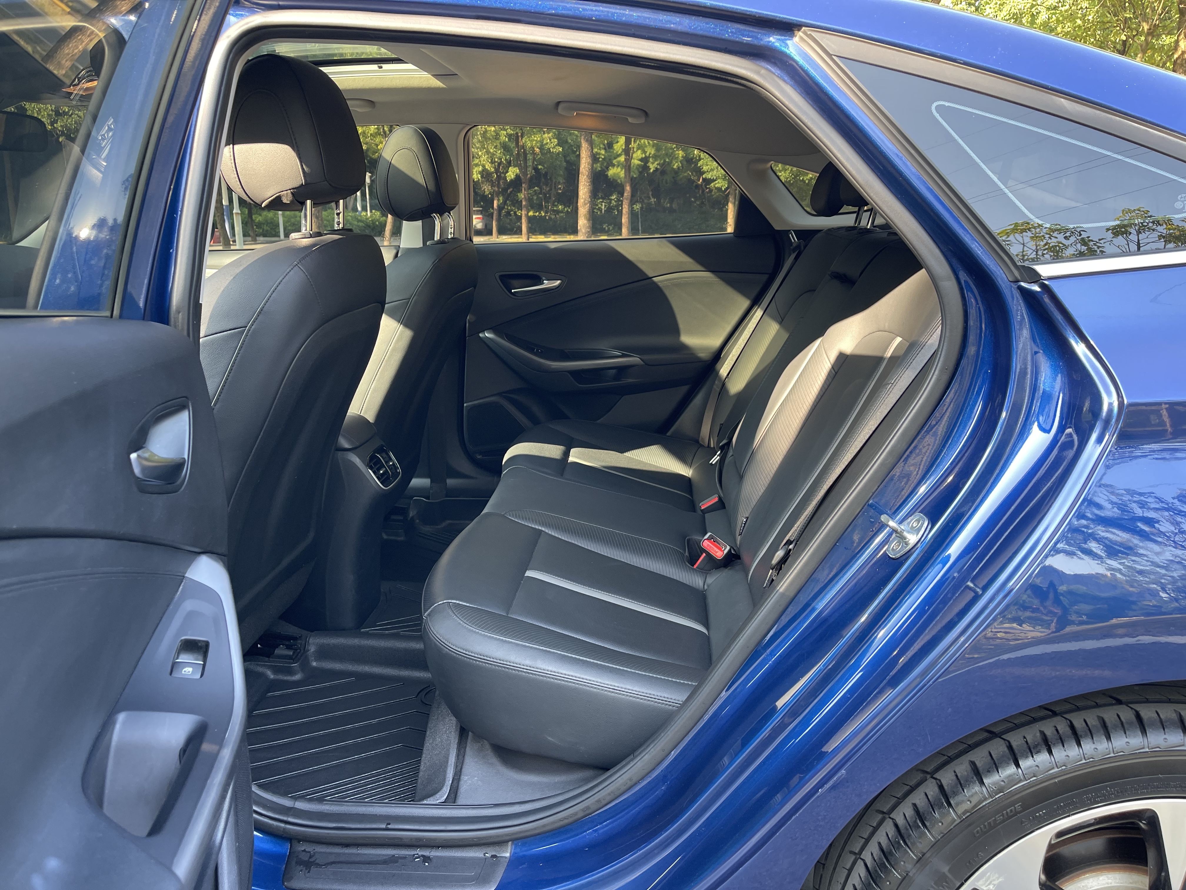 Hyundai Lafesta 2021 car image #6