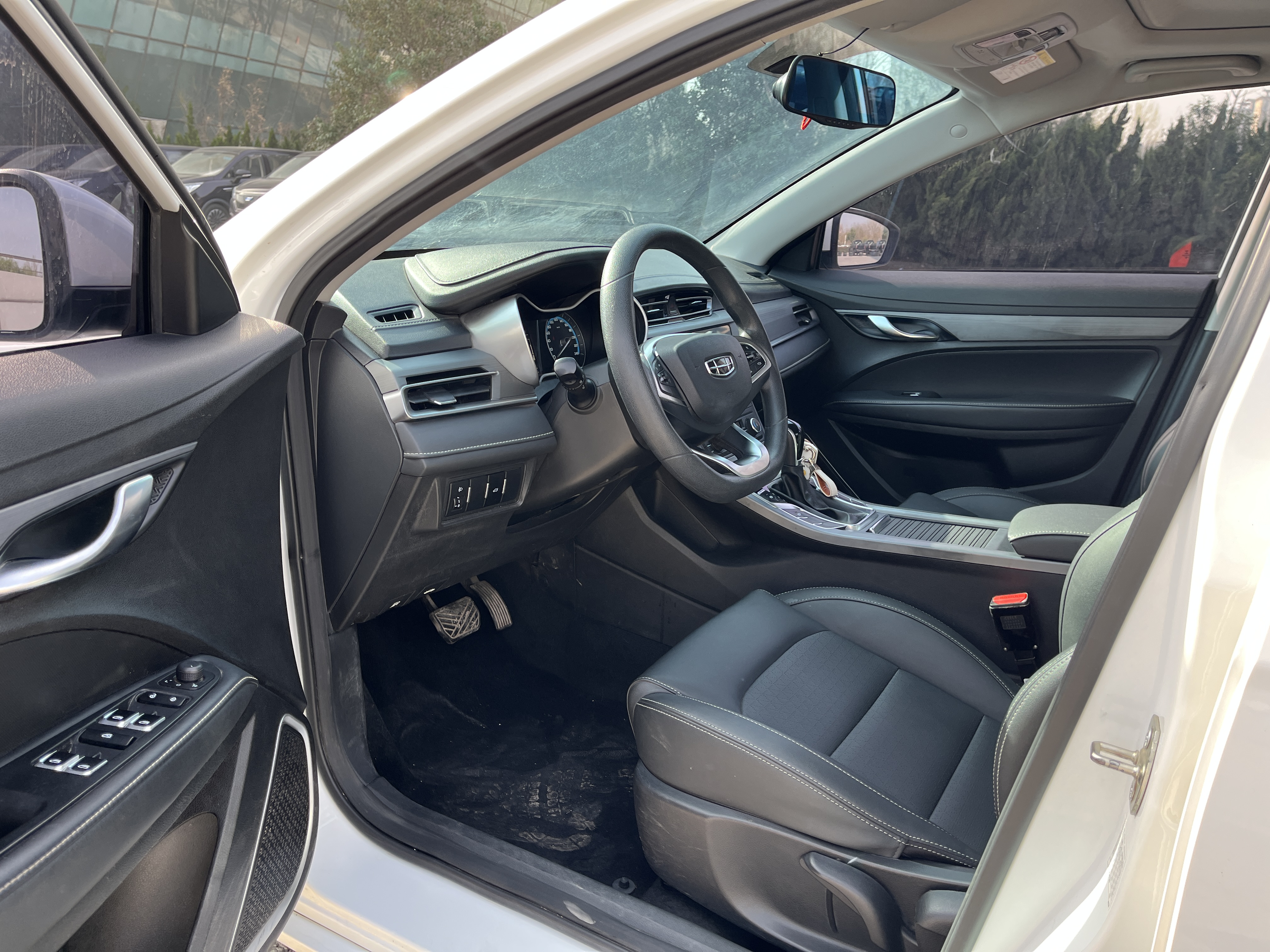 Emgrand 2021 #6 Emgrand 2021 car image #6