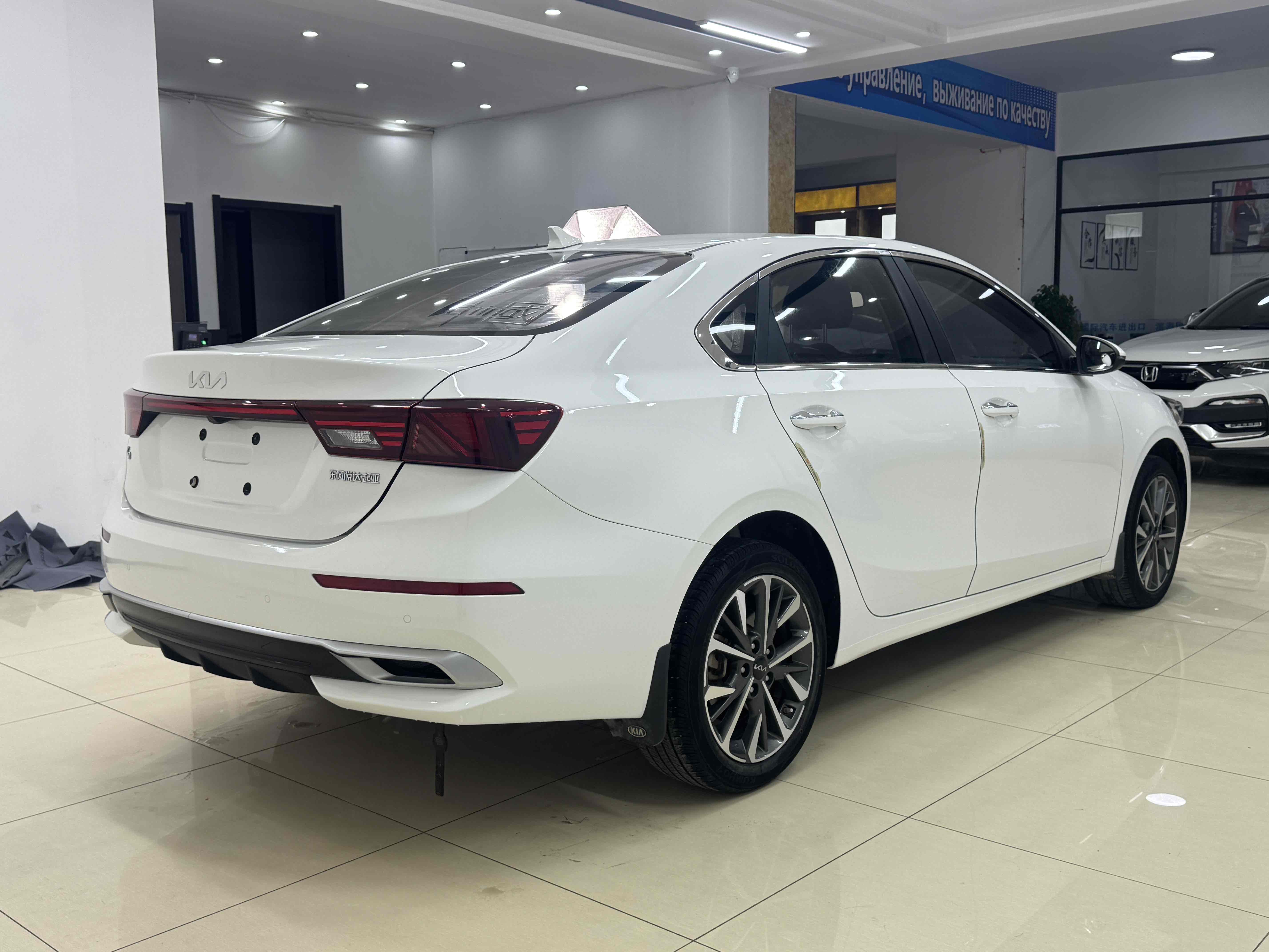 Kia K3 2021 car image #6