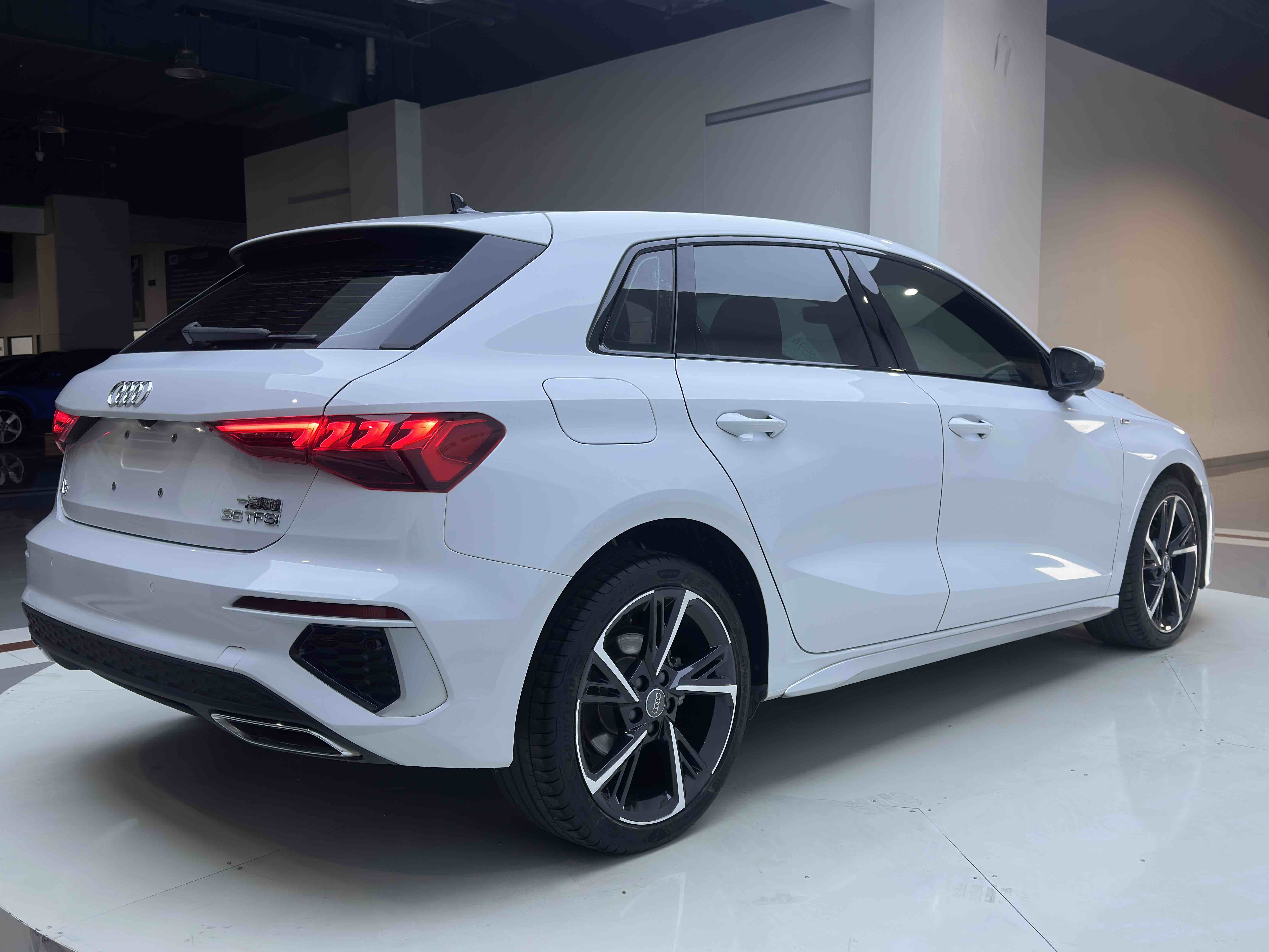 2021 immagine di auto #6