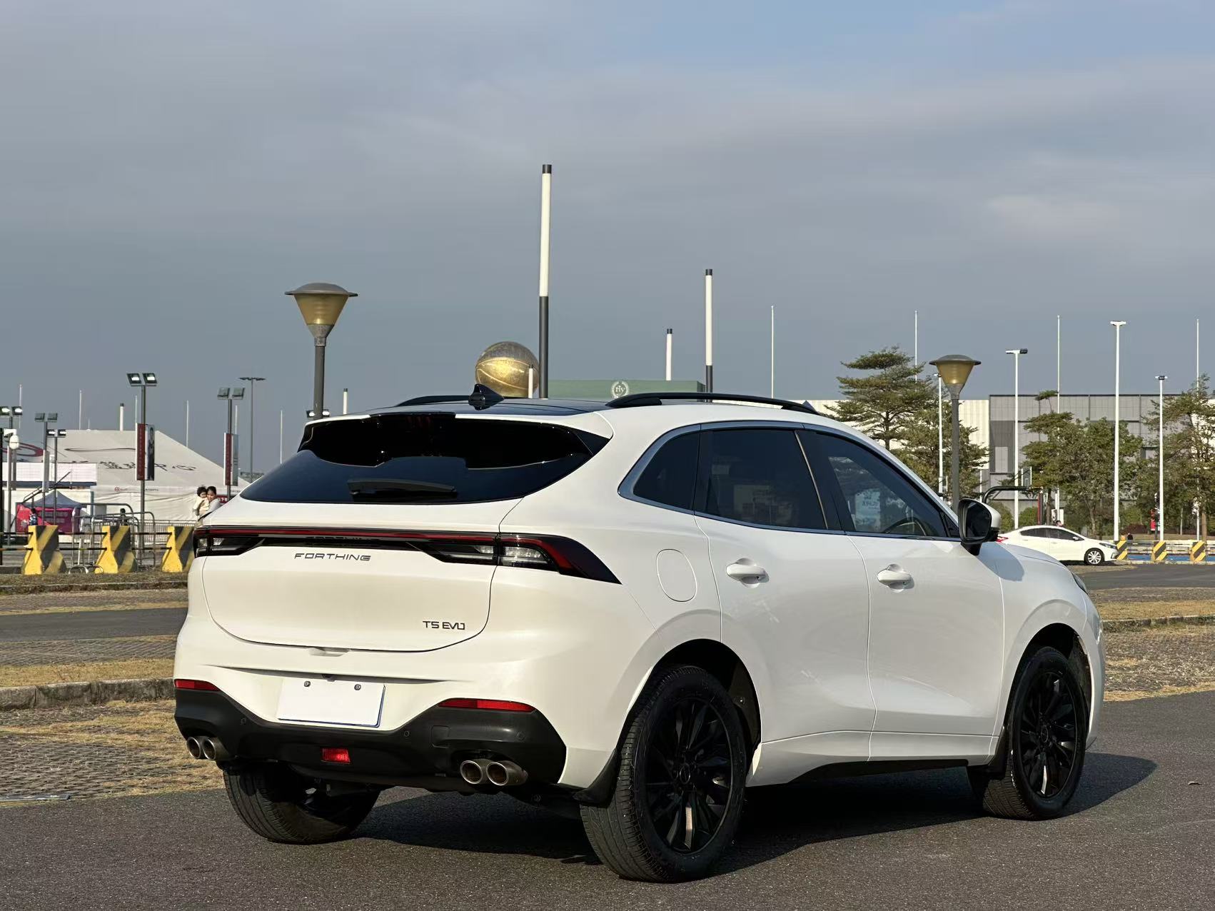 Forthing T5 EVO 2023 #6 Forthing T5 EVO 2023 car image #6