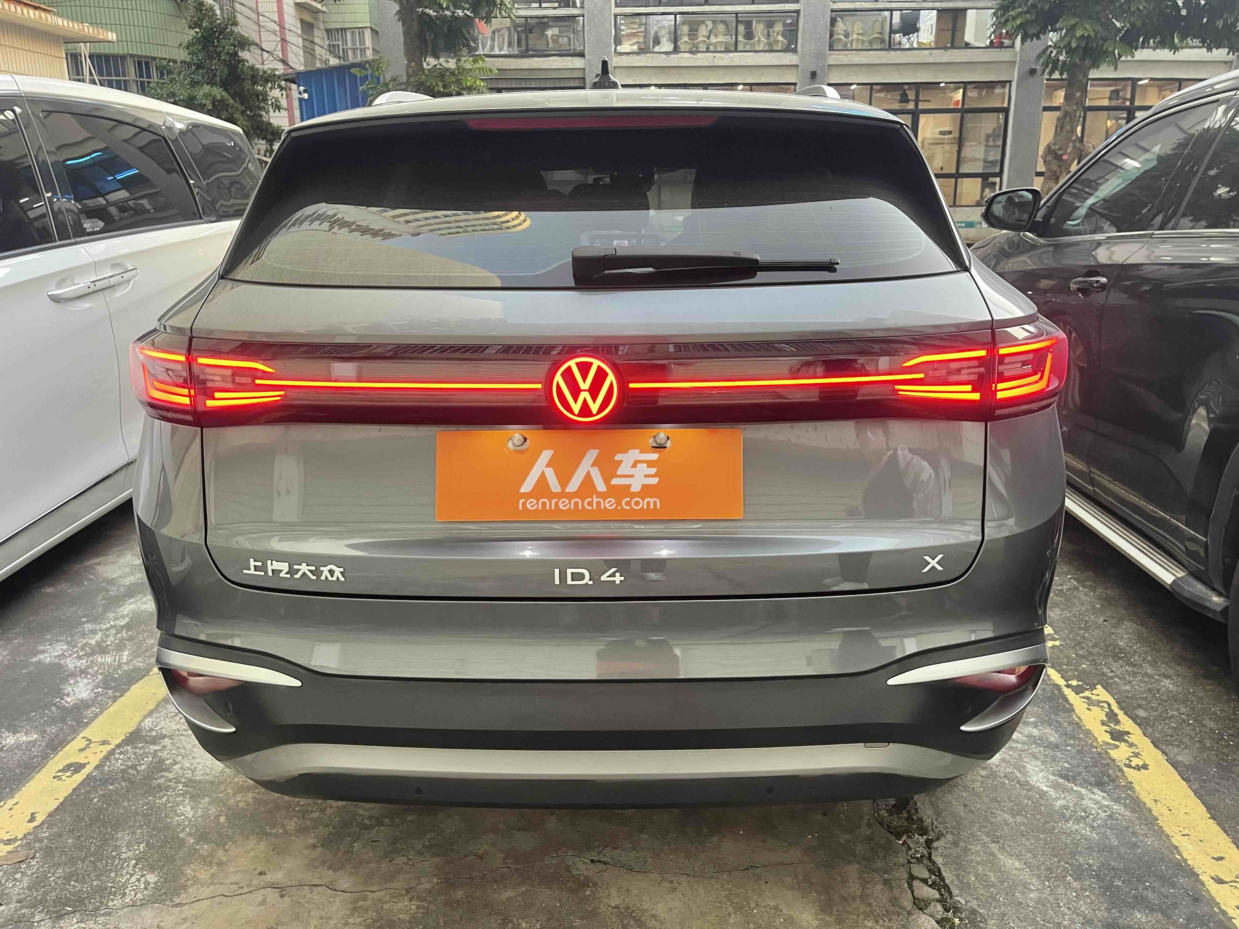 Volkswagen ID.4 X 2022 immagine di auto #6