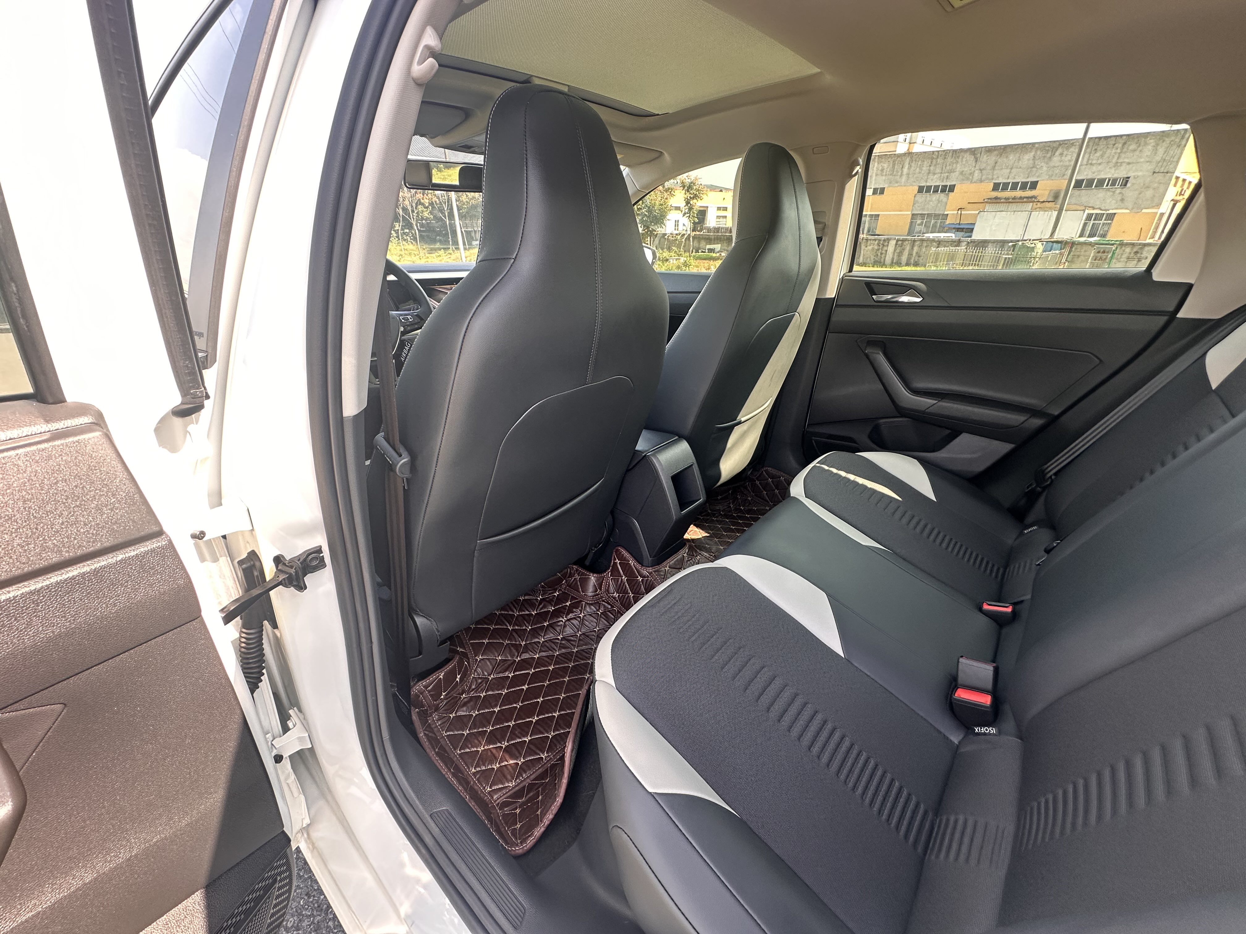Polo 2021 car image #6