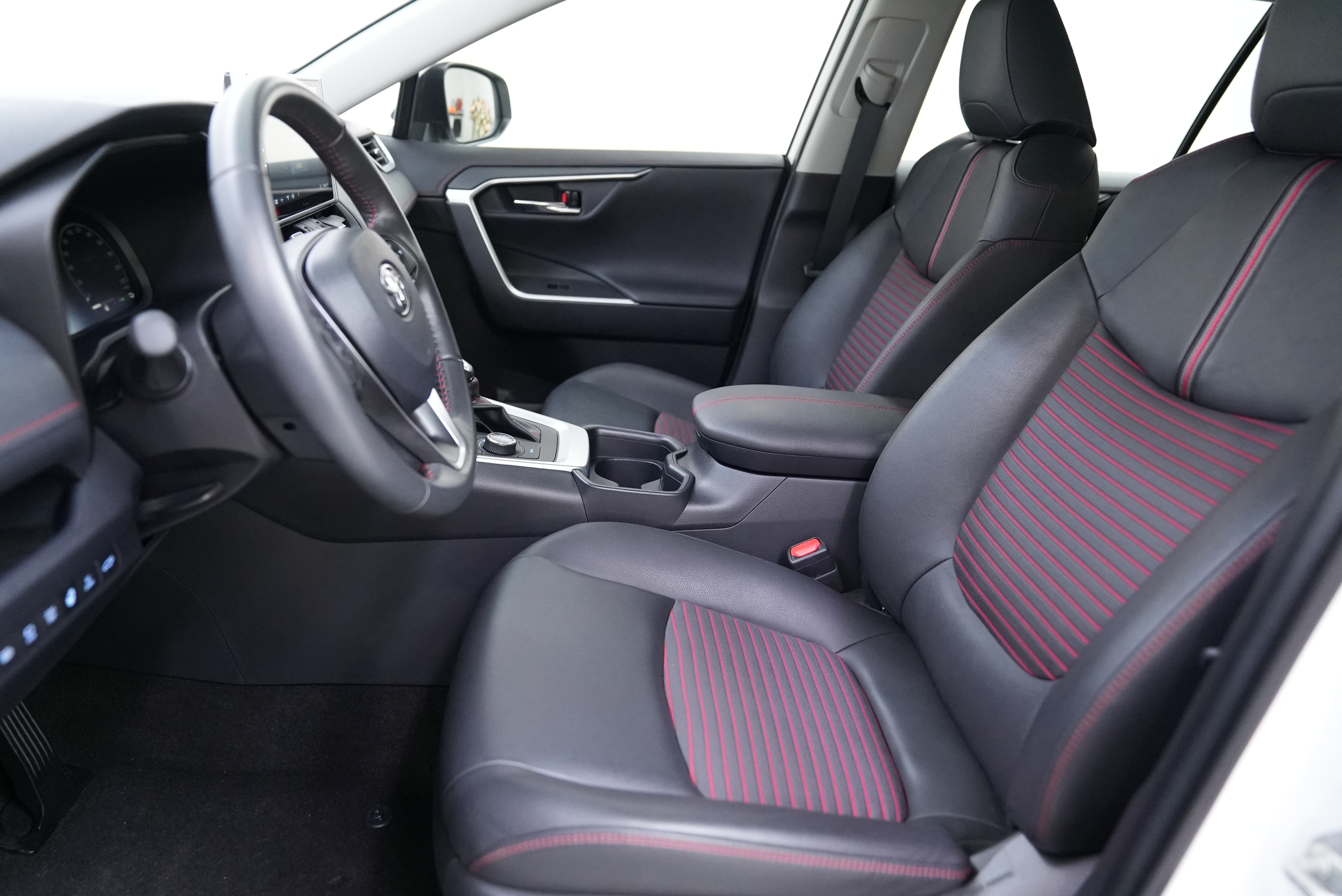 Toyota RAV4 Hybird E+ 2021 immagine di auto #6