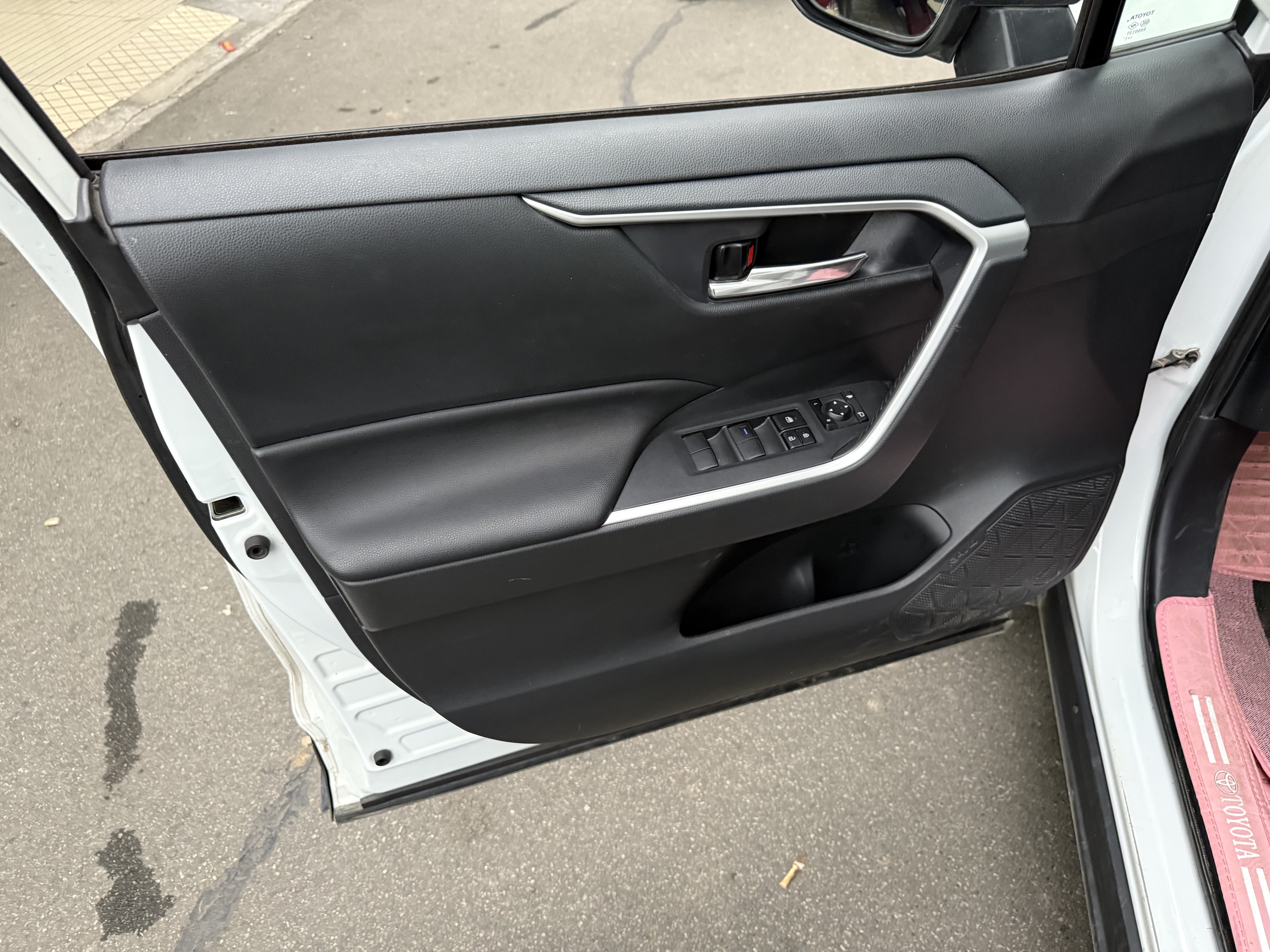 Toyota RAV4 Hybird E+ 2021 #6 Toyota RAV4 Hybird E+ 2021 car image #6