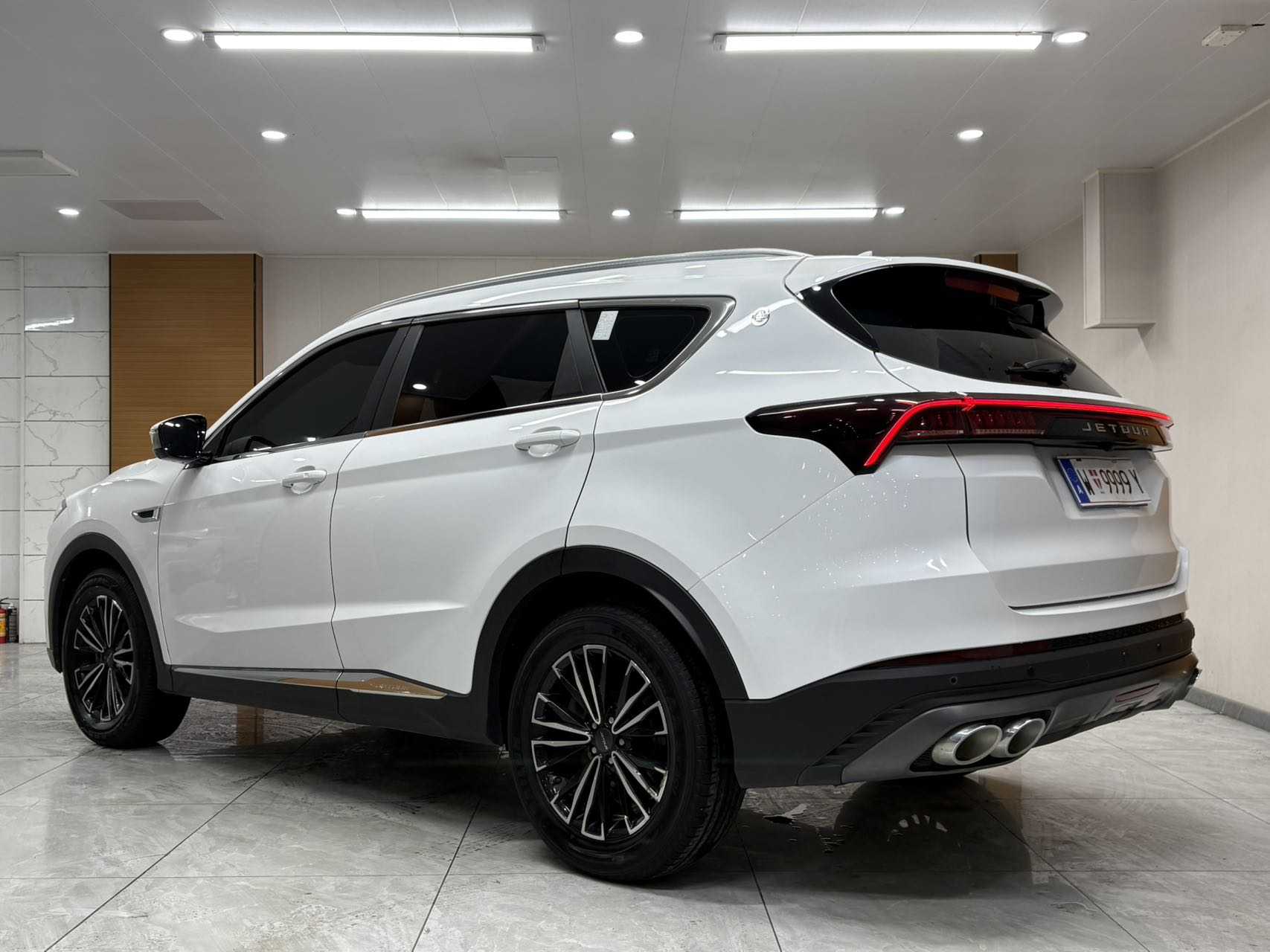 X70 PLUS 2022 car image #6