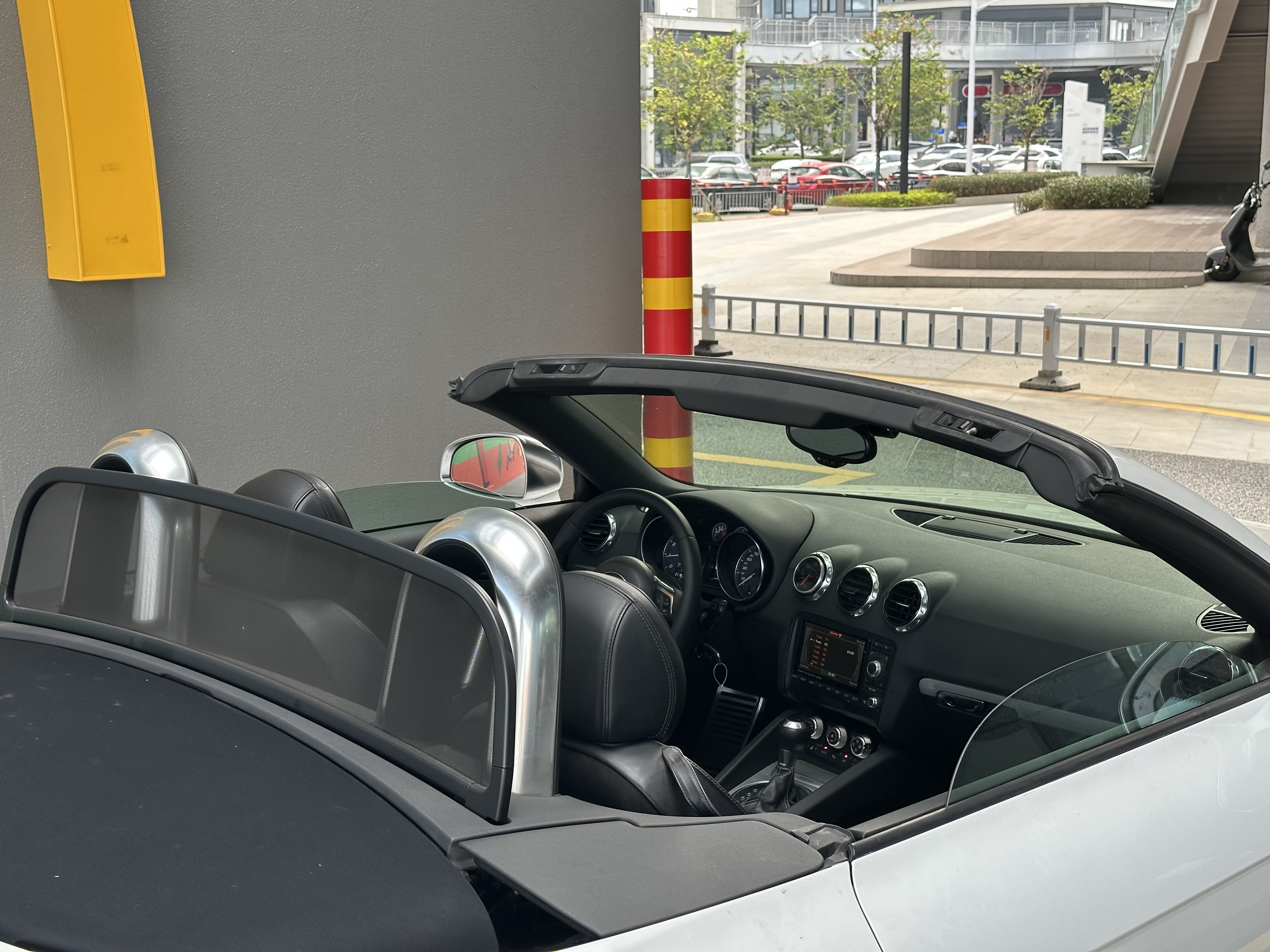 Audi TTS 2015 car image #6